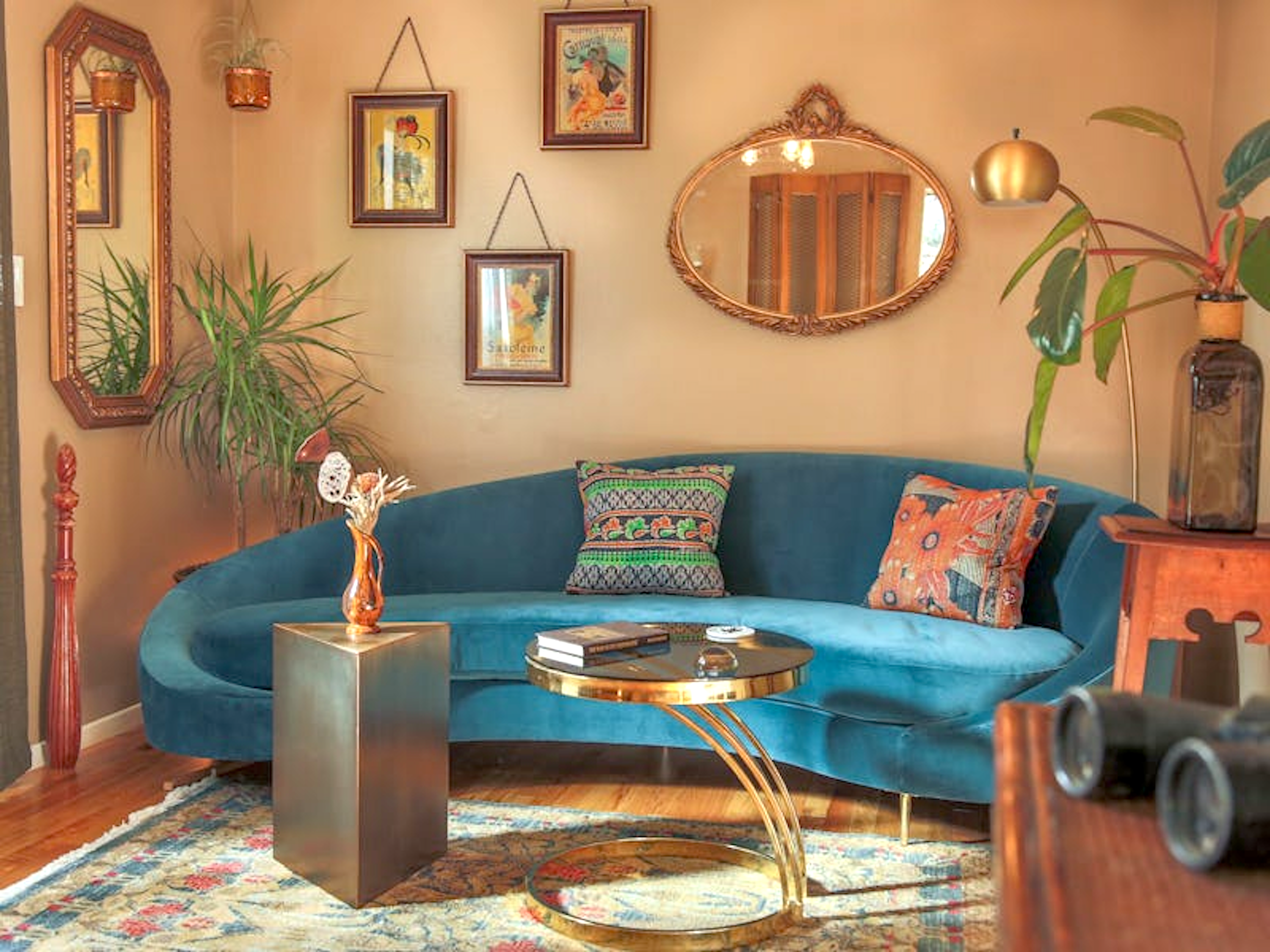 Dreamy, Vintage-Heavy Bungalow in Gorgeous Green Garden Oasis