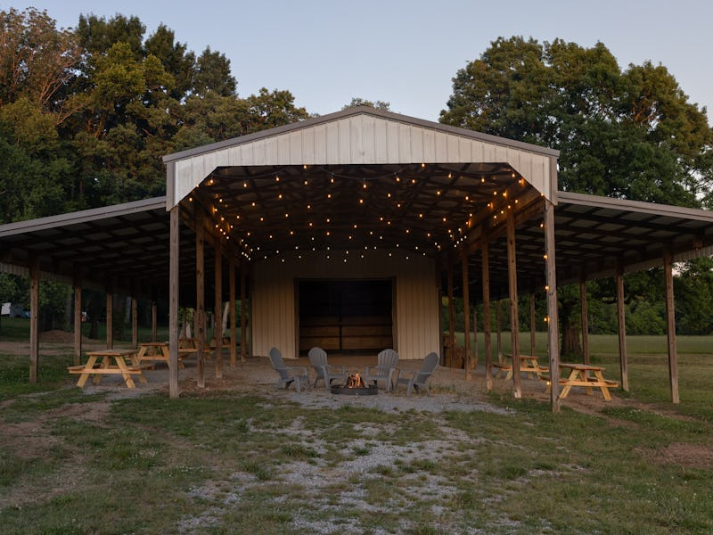 Editorial Countryside Cottage + Gathering Barn on 20 Private Acres near Nashville