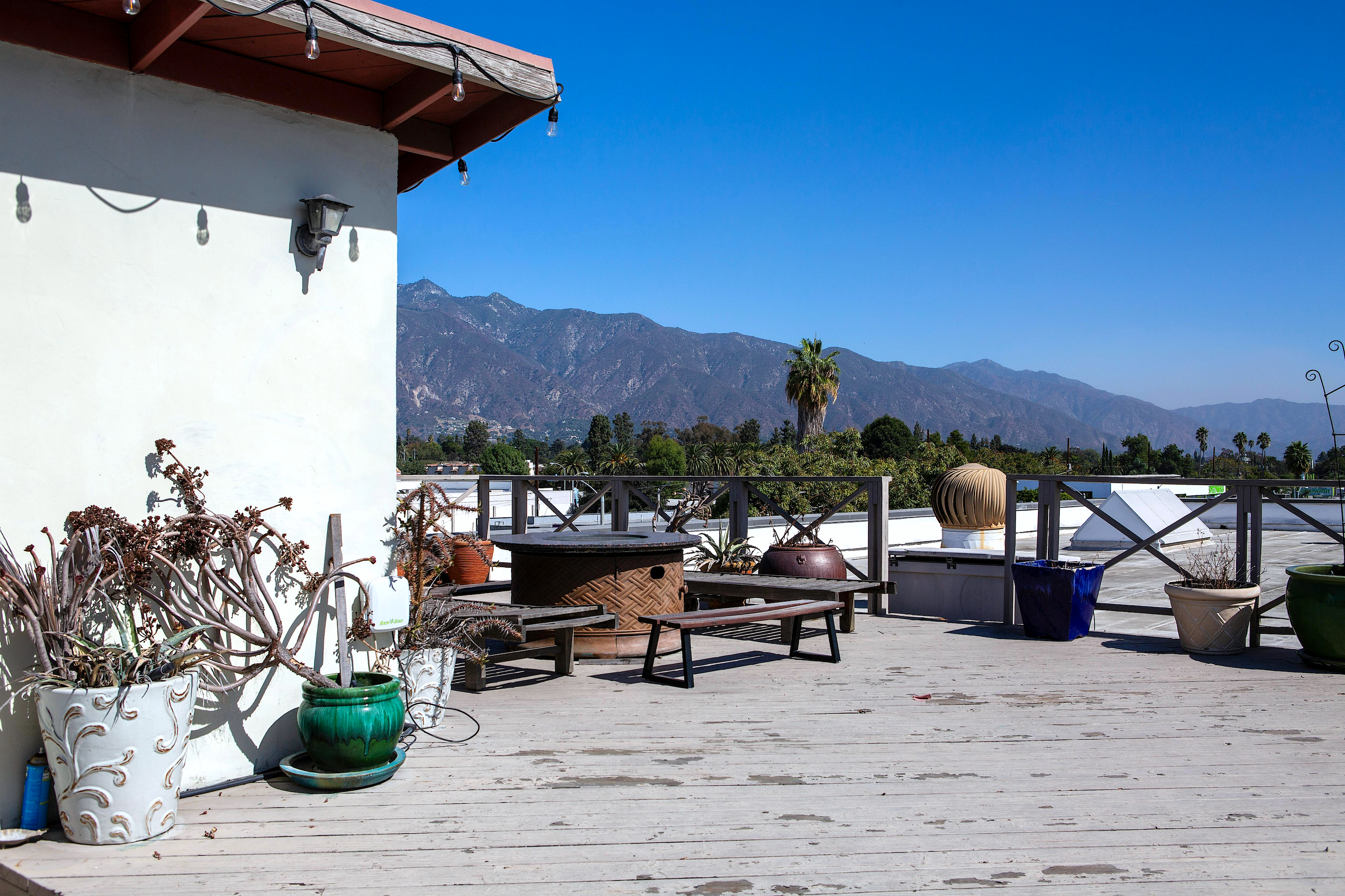 World Renowned Artist's Loft & Vintage Workspace