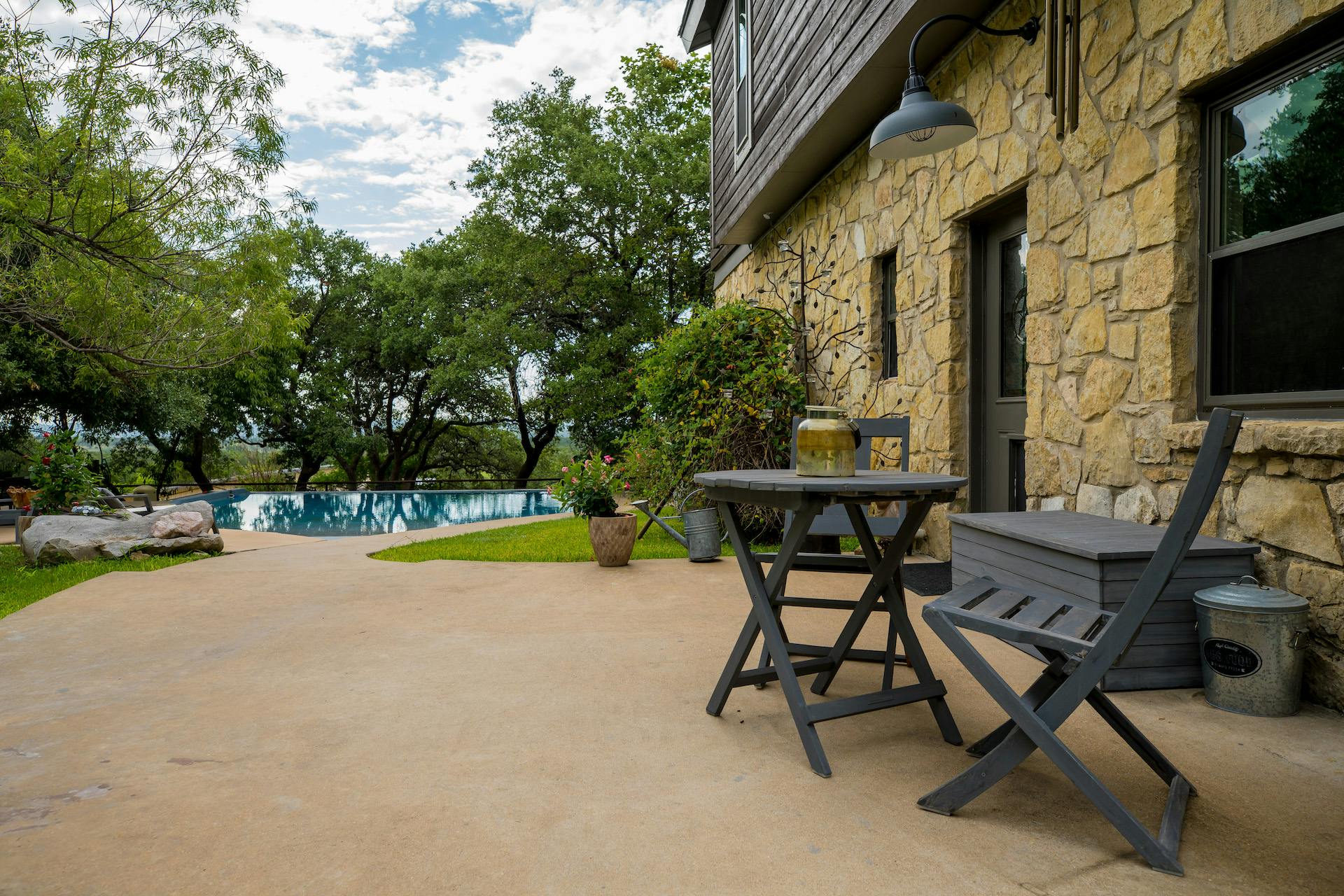 Mod & Lux Country Home w/ Infinity Pool, Views & Barn Space