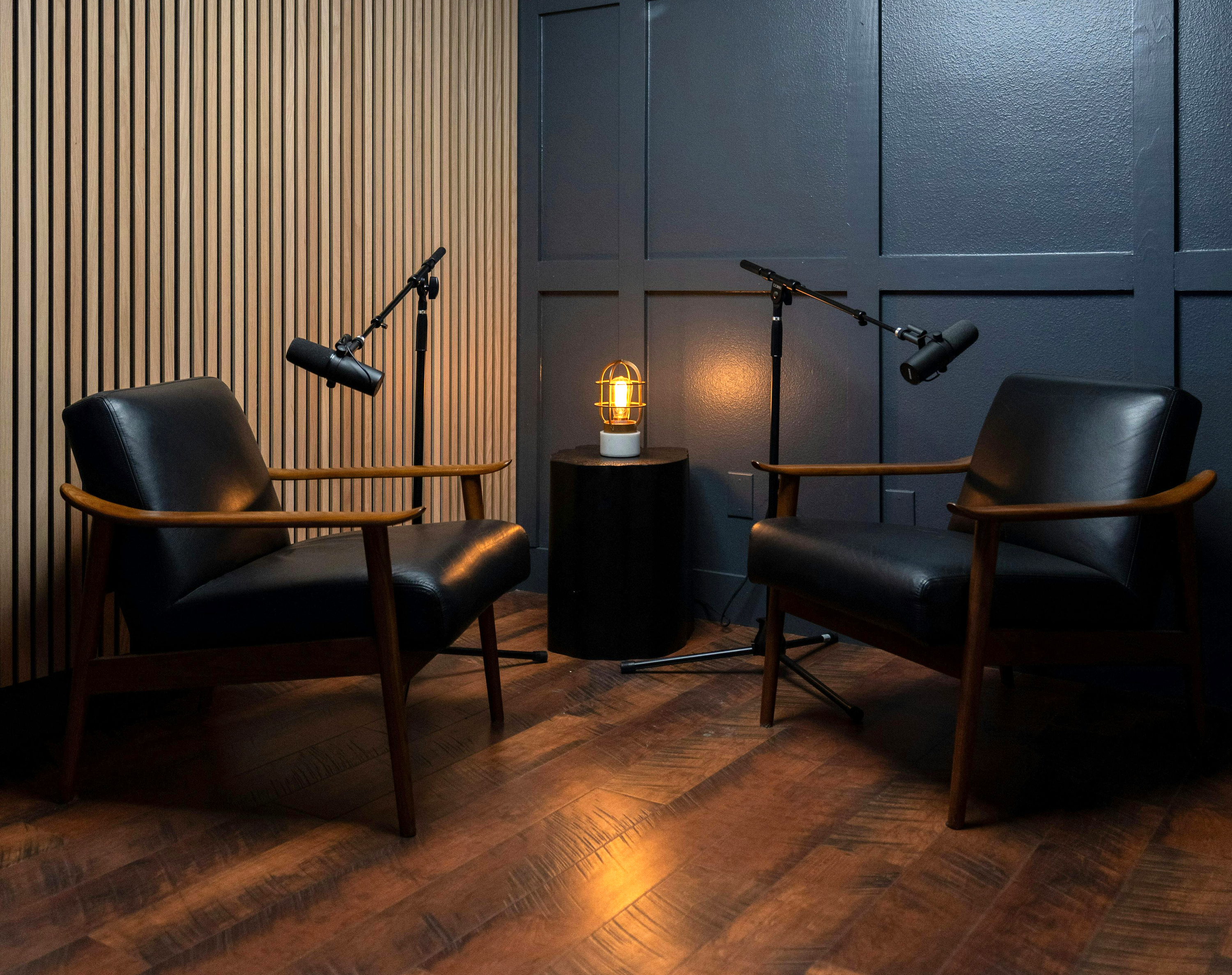 Versatile Content Creation Studio - Podcast/Video/Photo.  Downtown Austin.