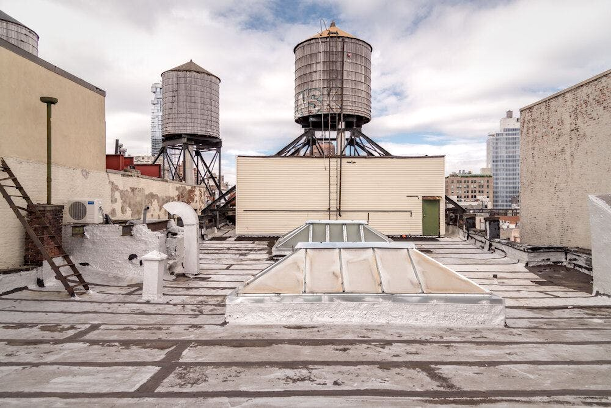 Chinatown Rooftop Manhattan Bridge View