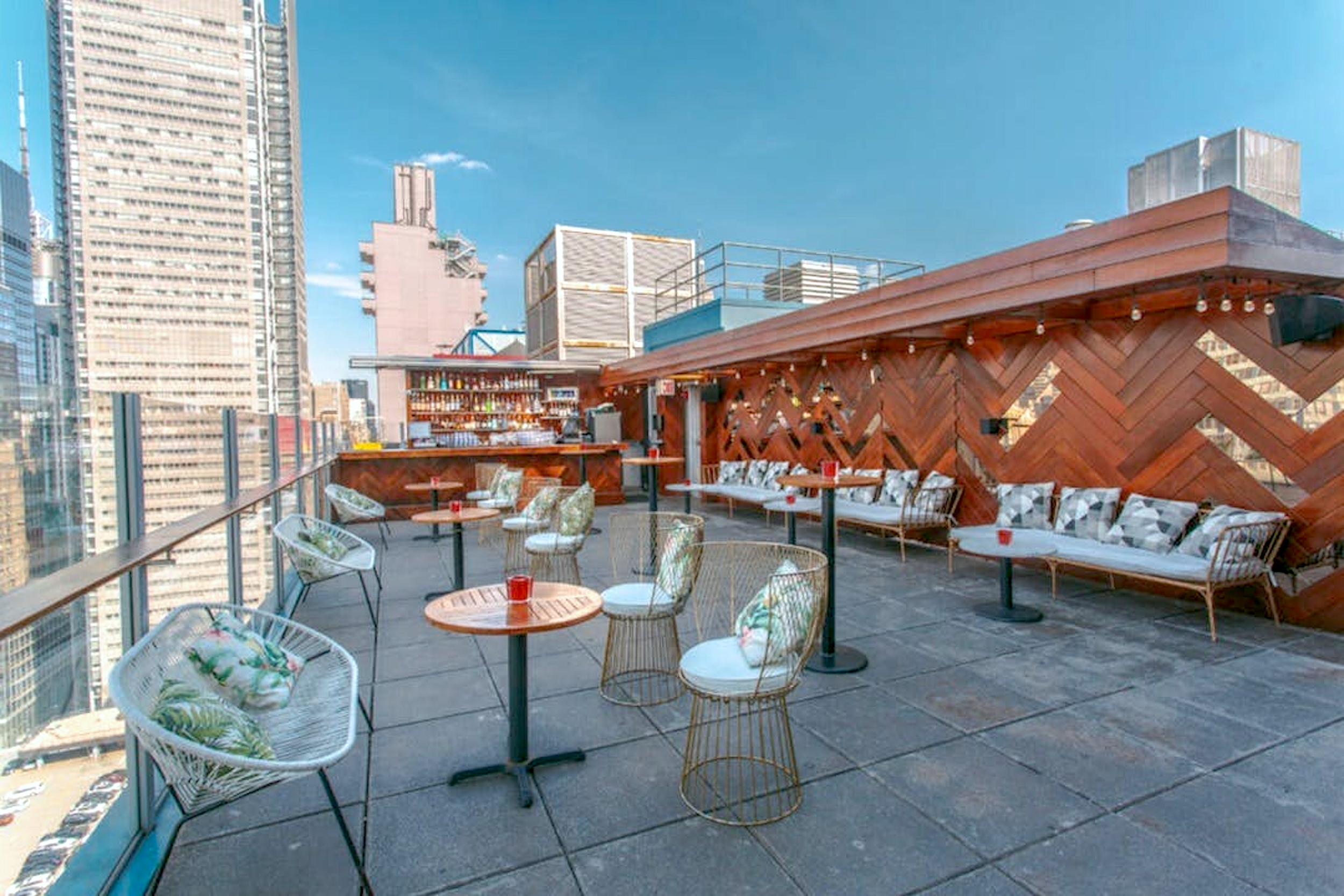 Midtown s High-Rise Rooftop