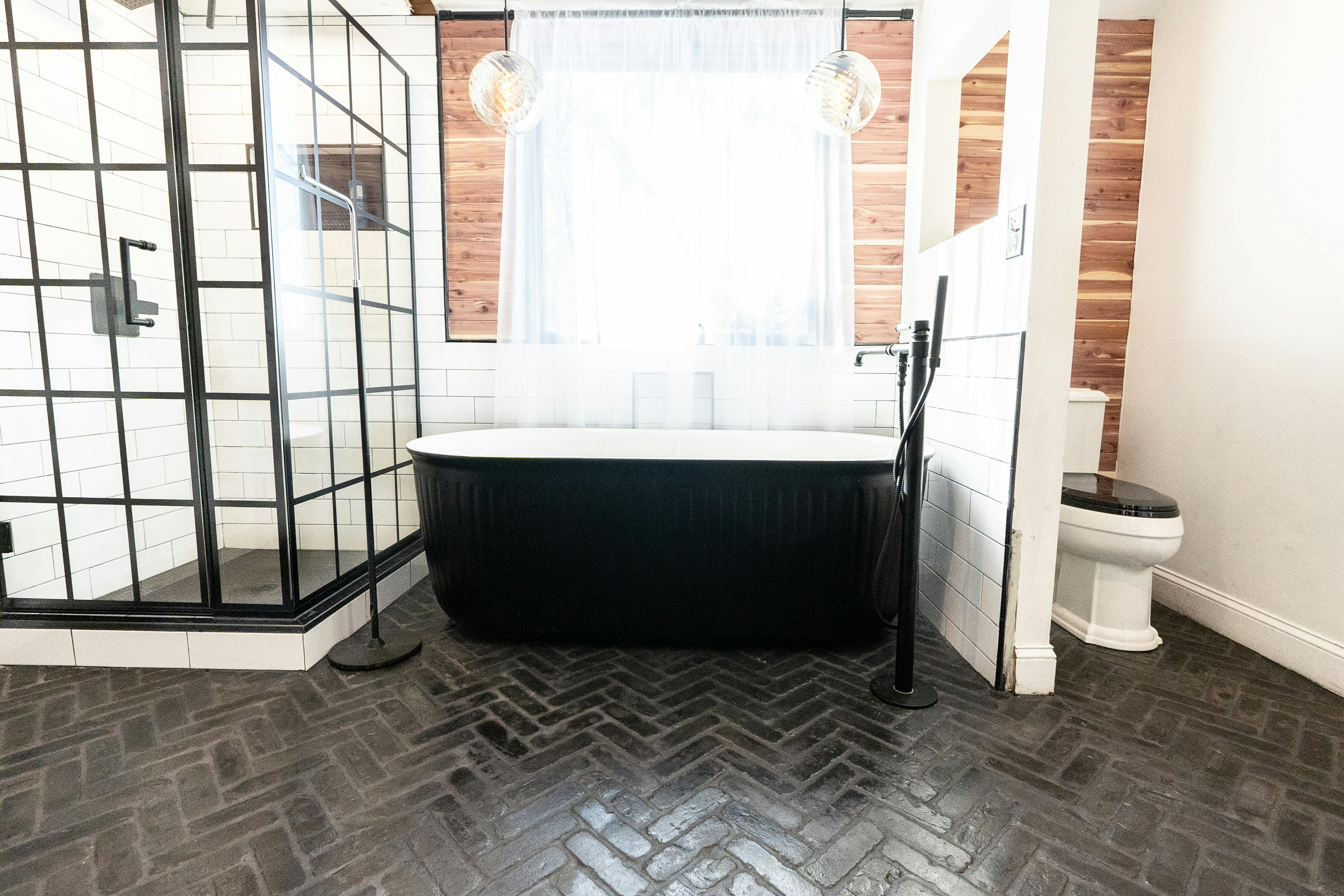 Wooded Mid Century Art Deco Cottage in Inglewood / East Nashville