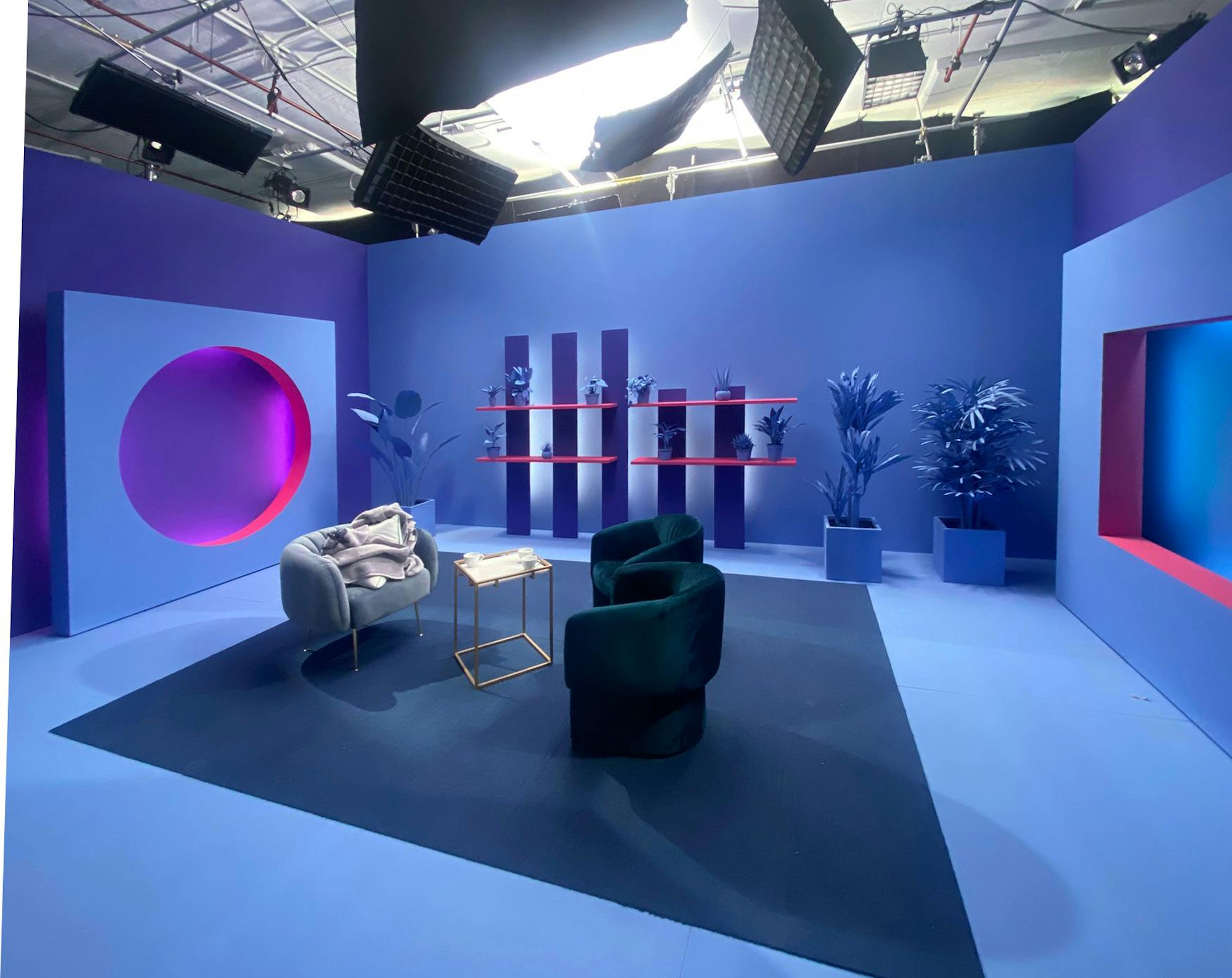 Mayo Studios – Spacious Photo/Video Studio With In-House Set