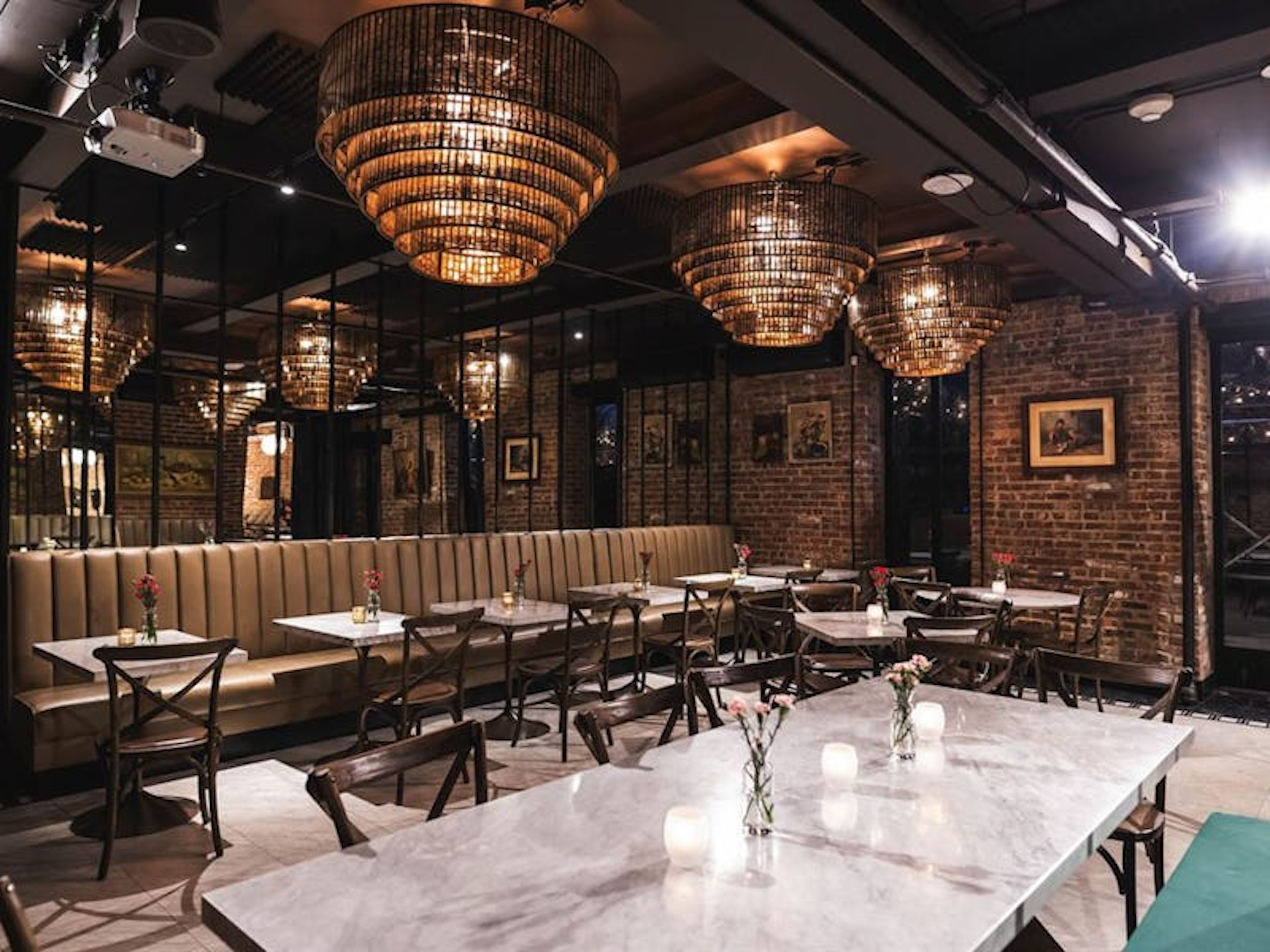 Saint Restaurant Bar & Location Venue