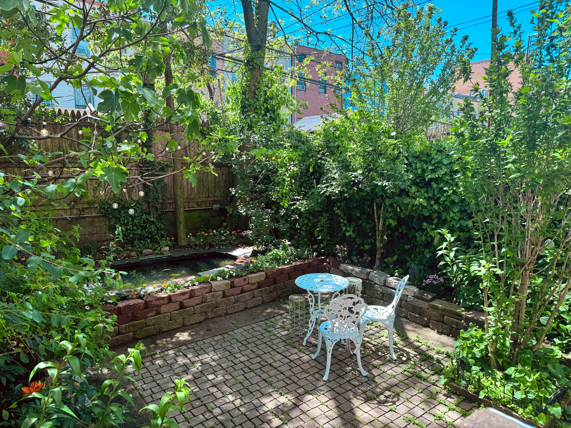 Beautiful & Charming Brooklyn Brownstone Garden
