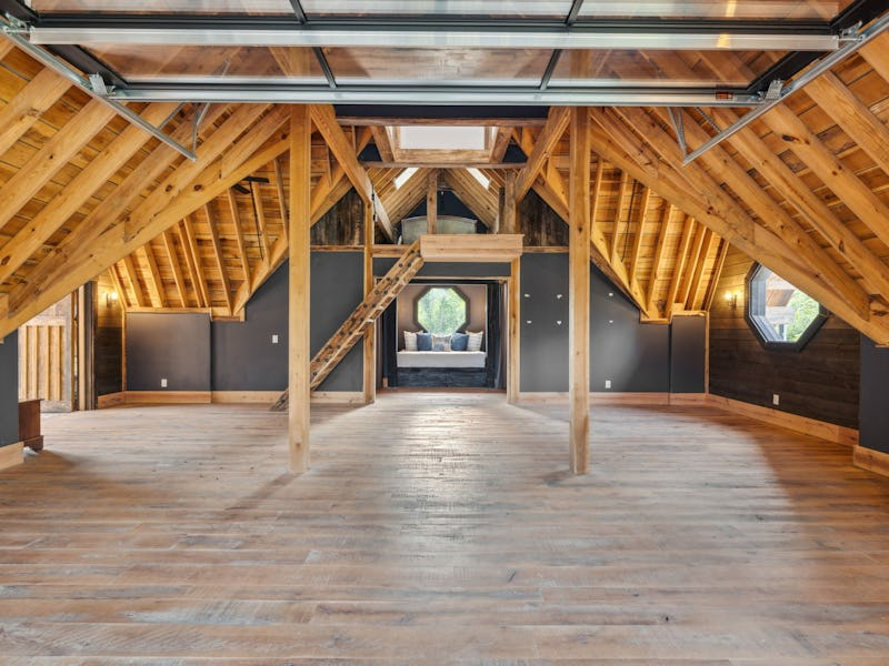 The Manor at Dark Horse Recording & Estate