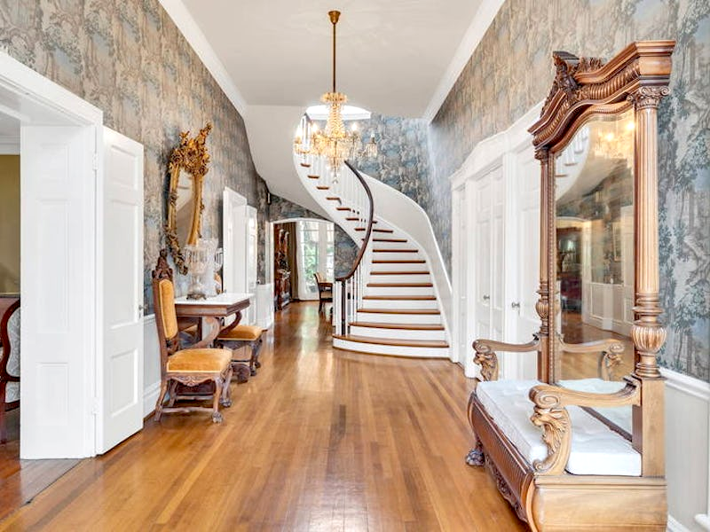 Historic Mansion, 10-Stall Barn & 1800's Cabin on 15 Acres in Franklin, TN - 25 Min South of Nashville - Film Ready Location 