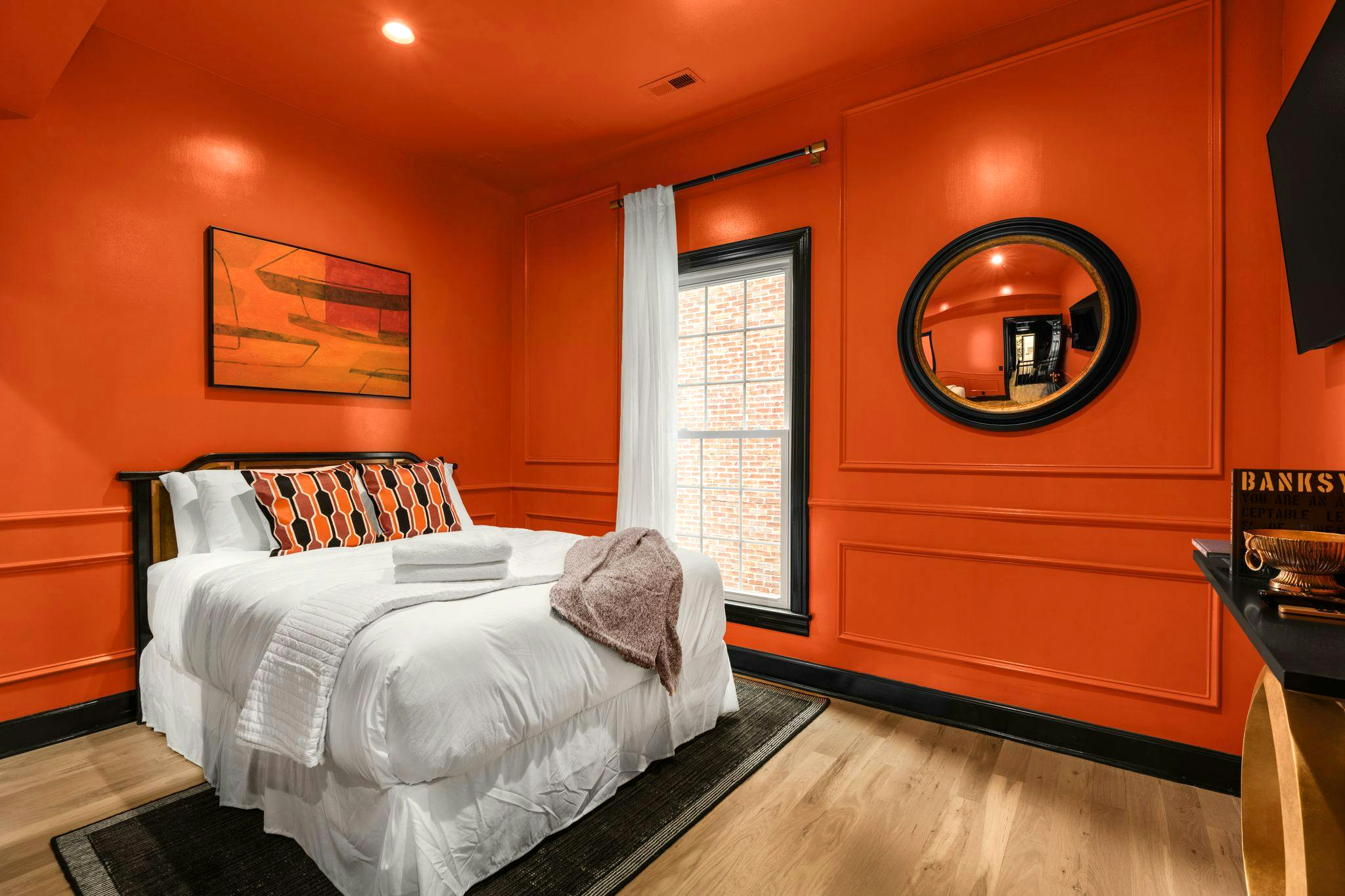 Downtown Luxury Rockstar House with Private Pickleball Court