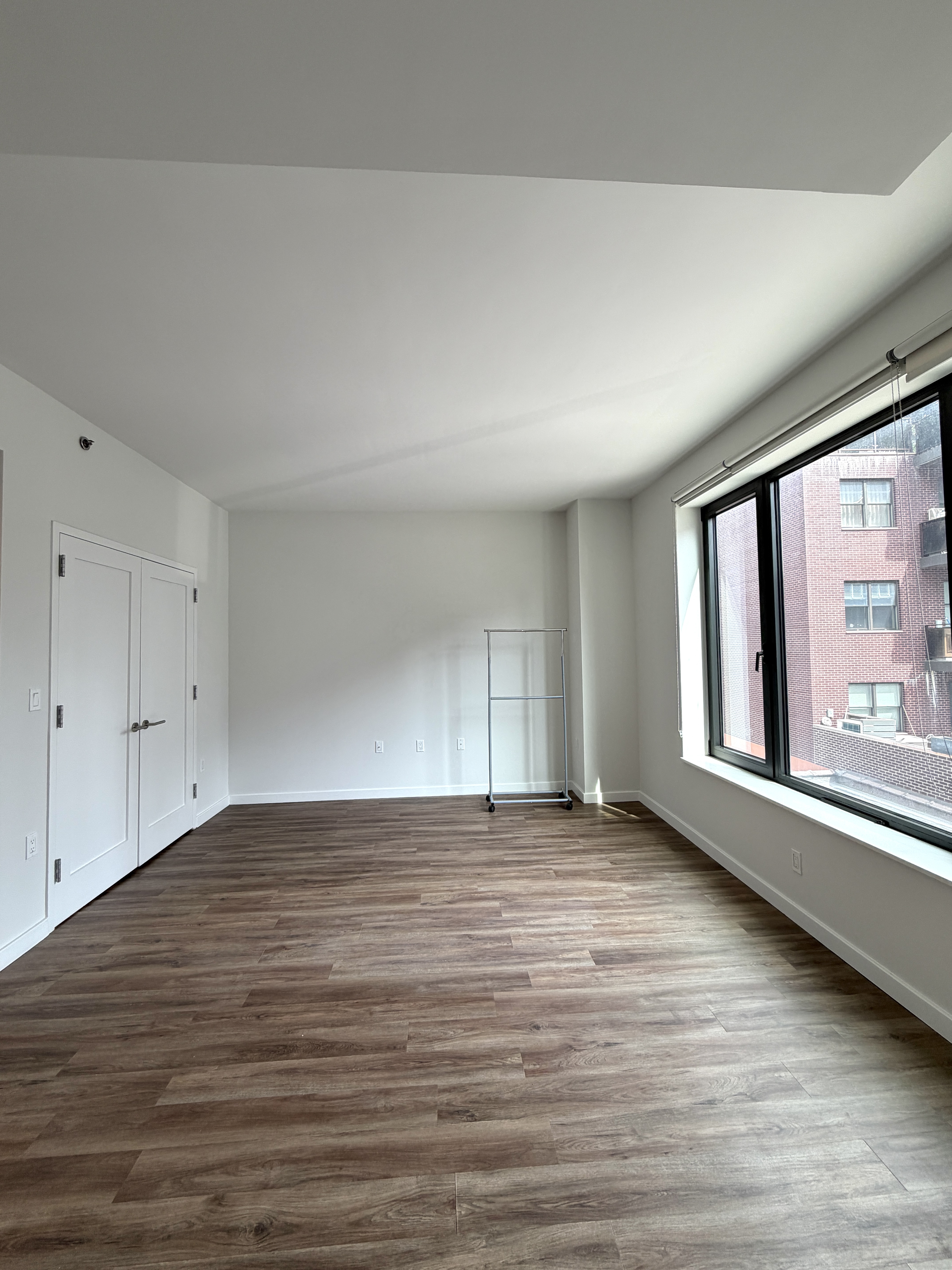 Natural light Living Room Studio with Balcony