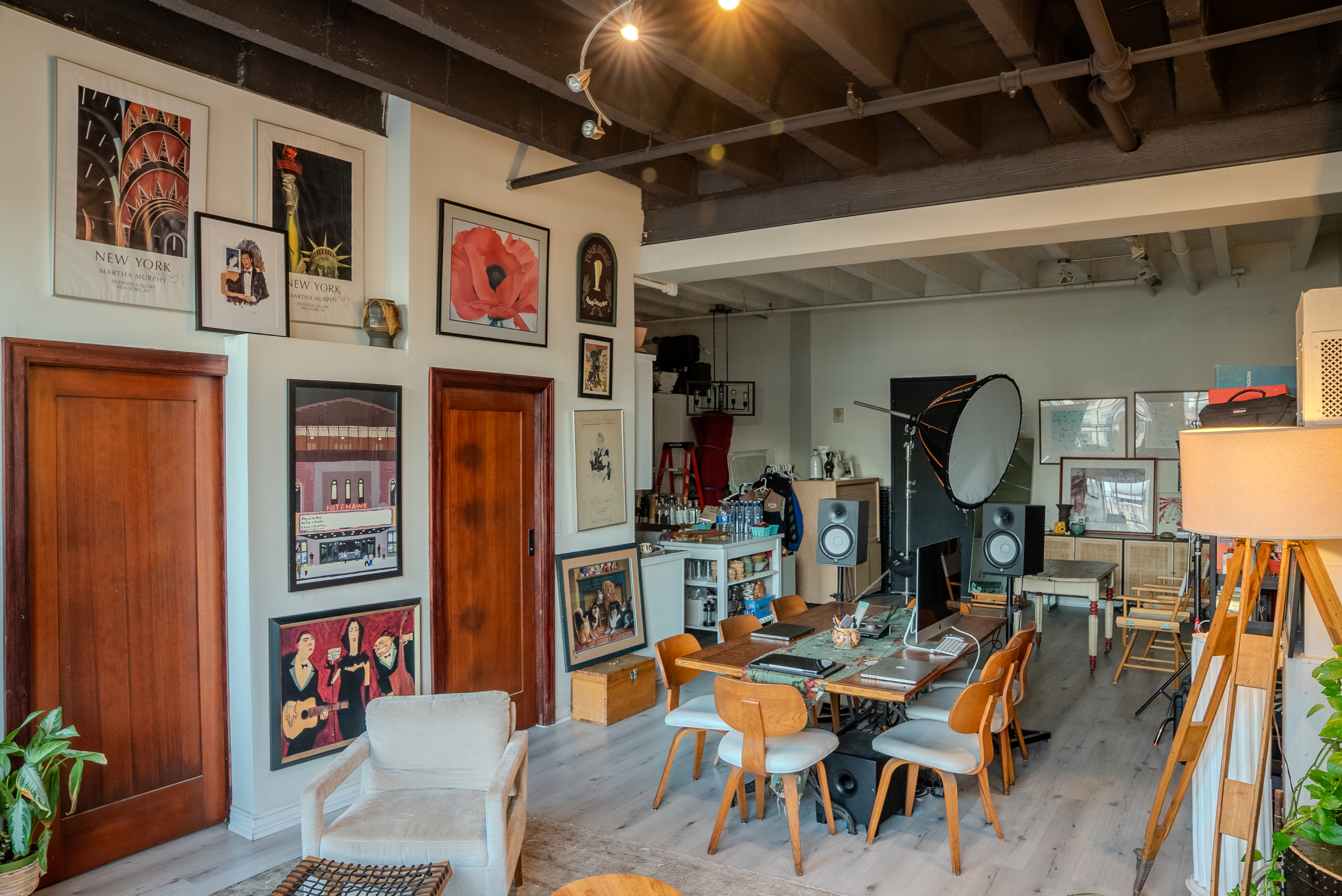  Sun-Filled DTLA Artist Loft for Photo, Video & Music Demos