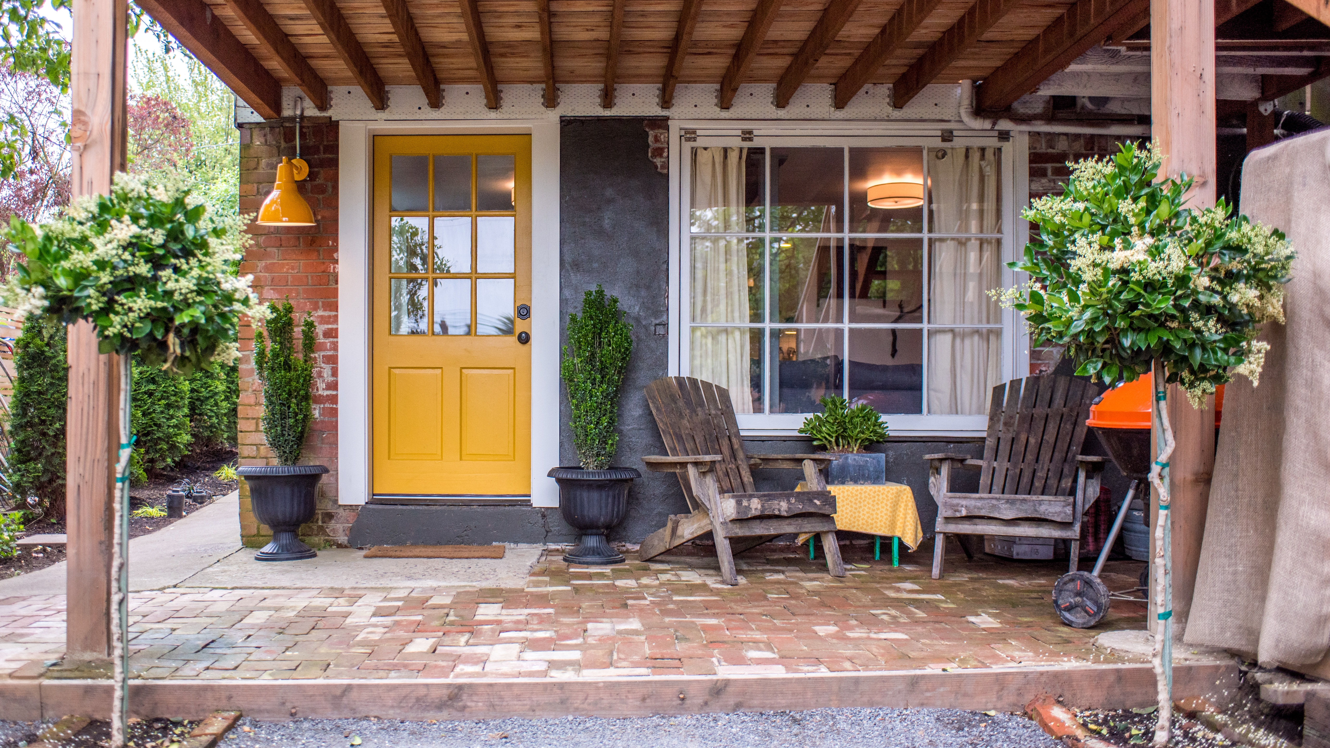Modern Cabin with exposed brick and private gardens