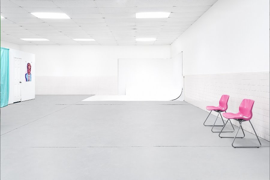 Photography Studio With Cyc & Lights