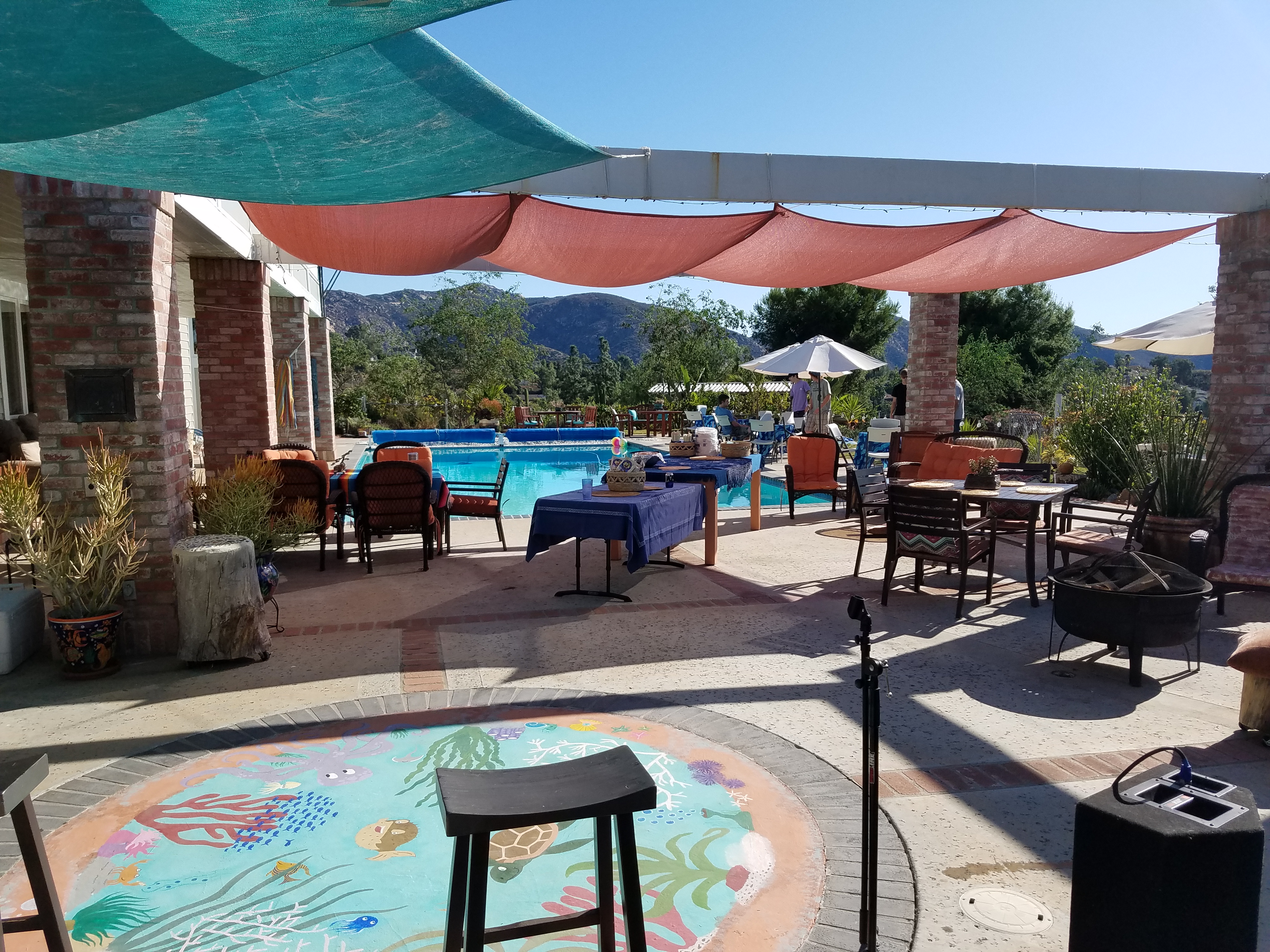 The Smiling Tiki - Beautiful outside space, patio and indoors, 30 min from Downtown San Diego