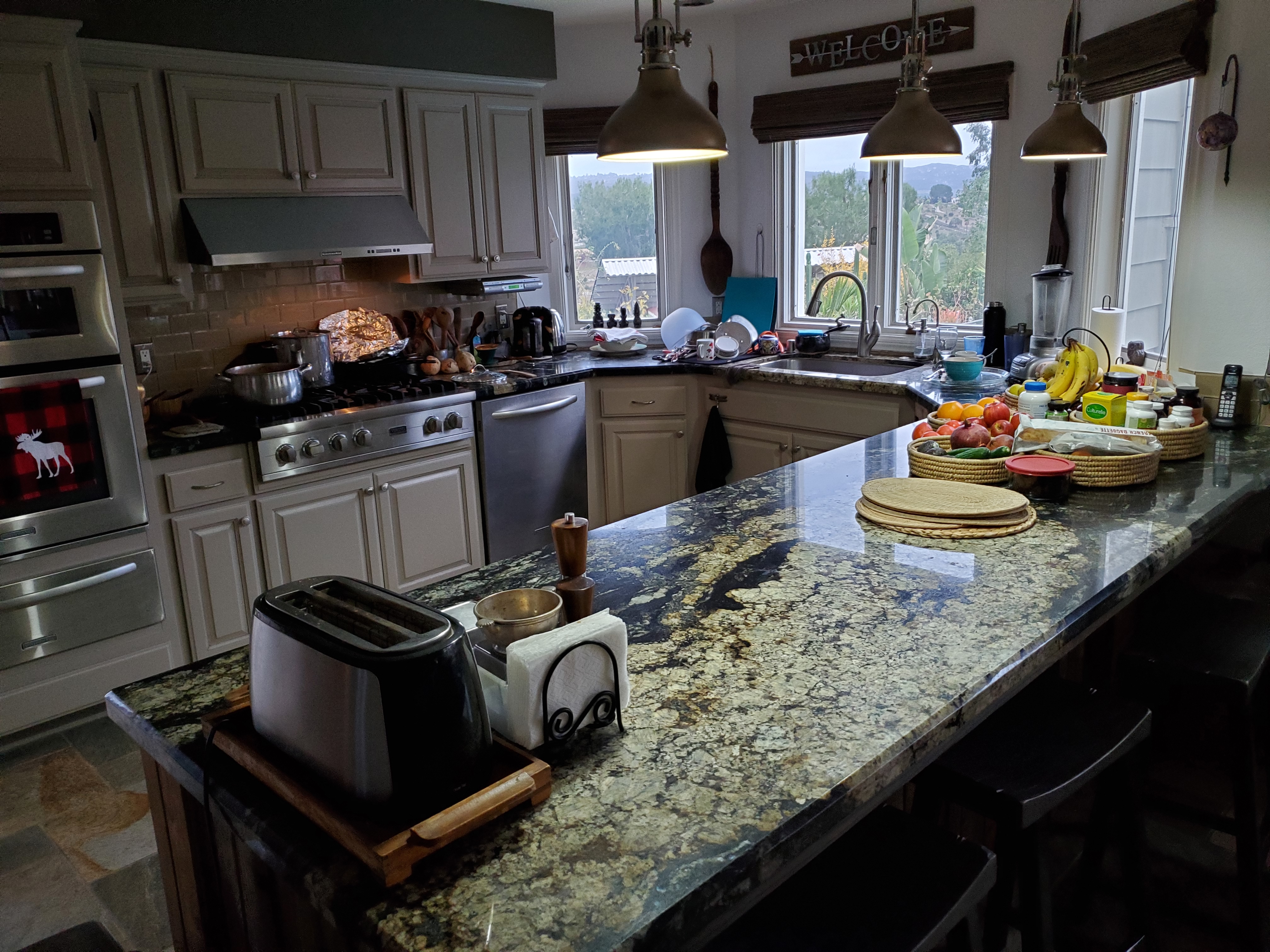 The Smiling Tiki - Beautiful outside space, patio and indoors, 30 min from Downtown San Diego