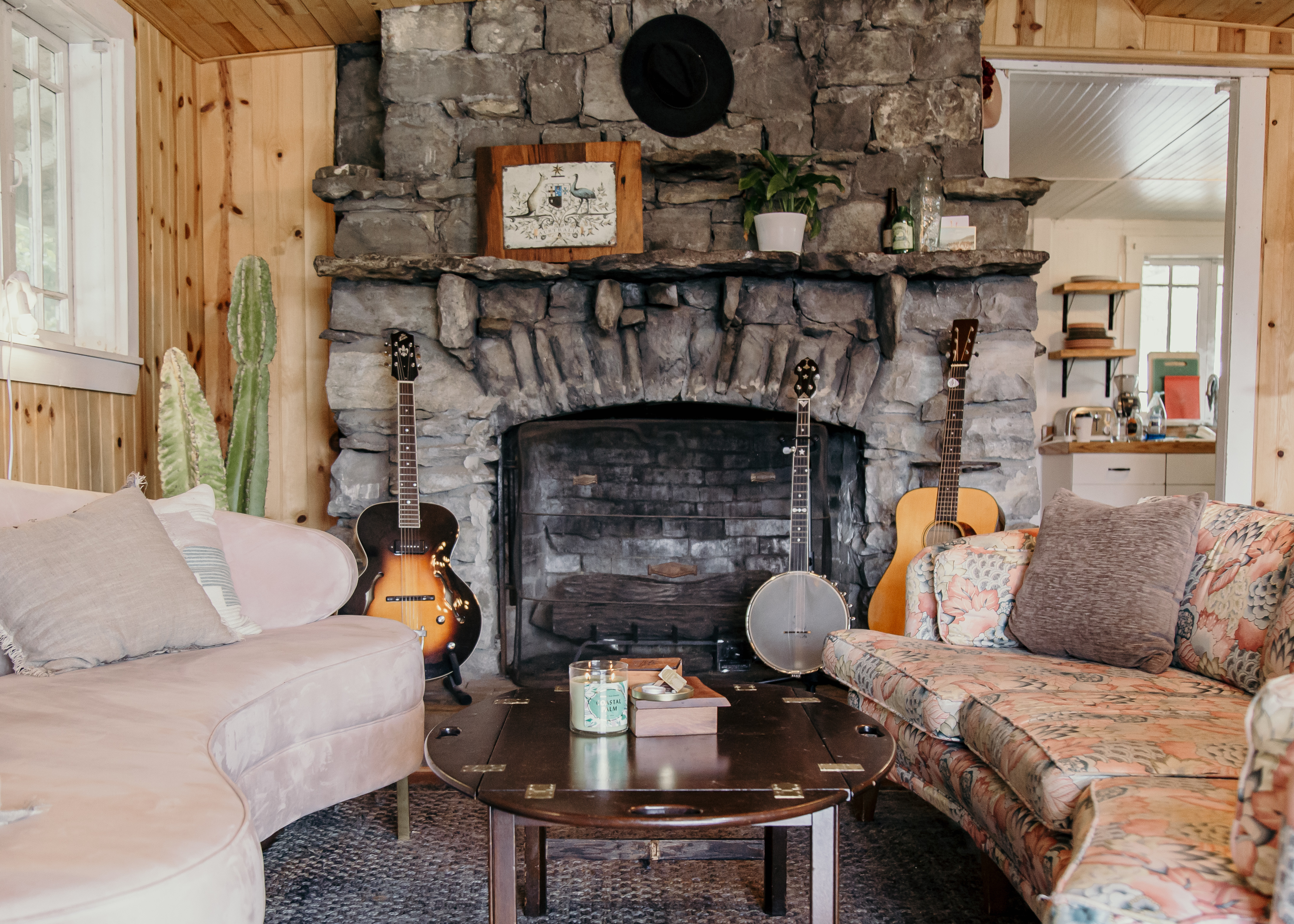 Cabin on the Cumberland w/ Vintage Camper