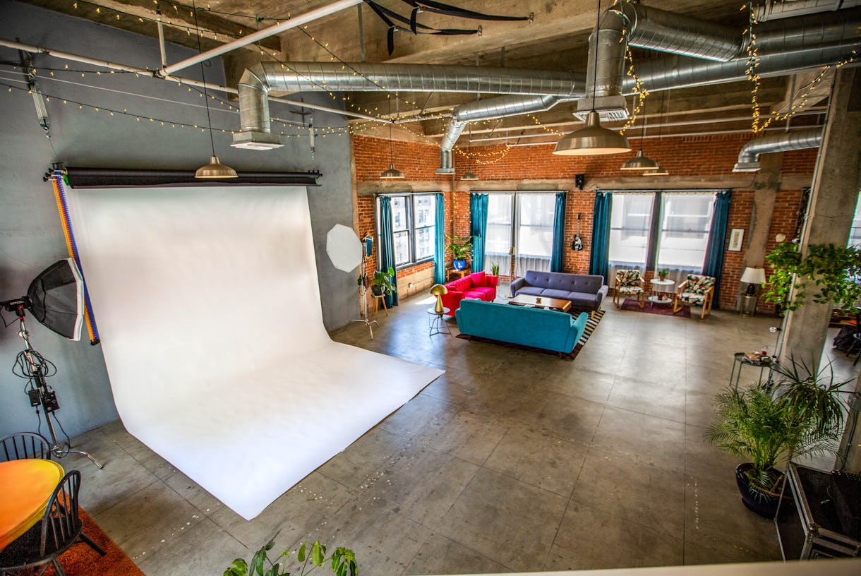 Photo studio / Film location in a DTLA Penthouse Loft