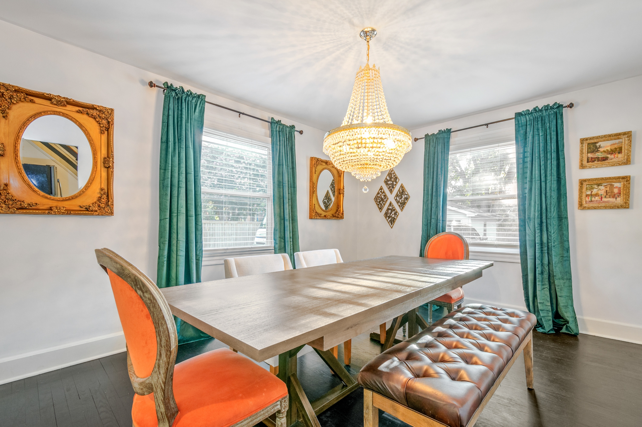 Victorian Chateau with Outdoor Airstream Oasis