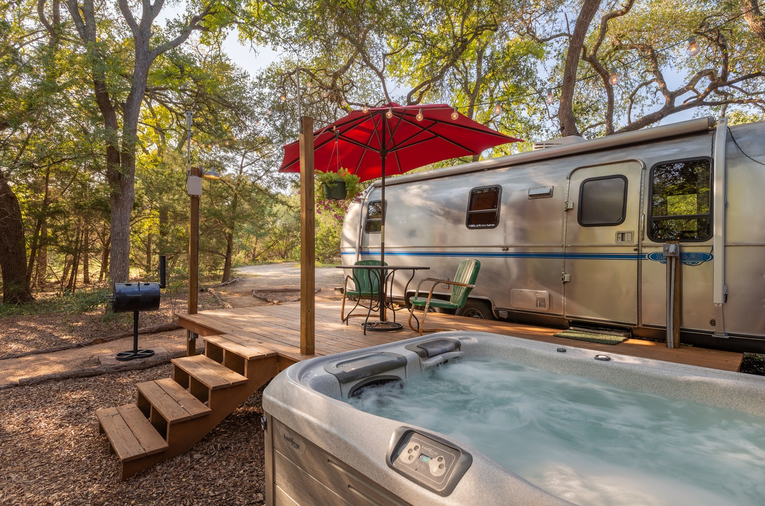 Vintage Airstream with Hot Tub