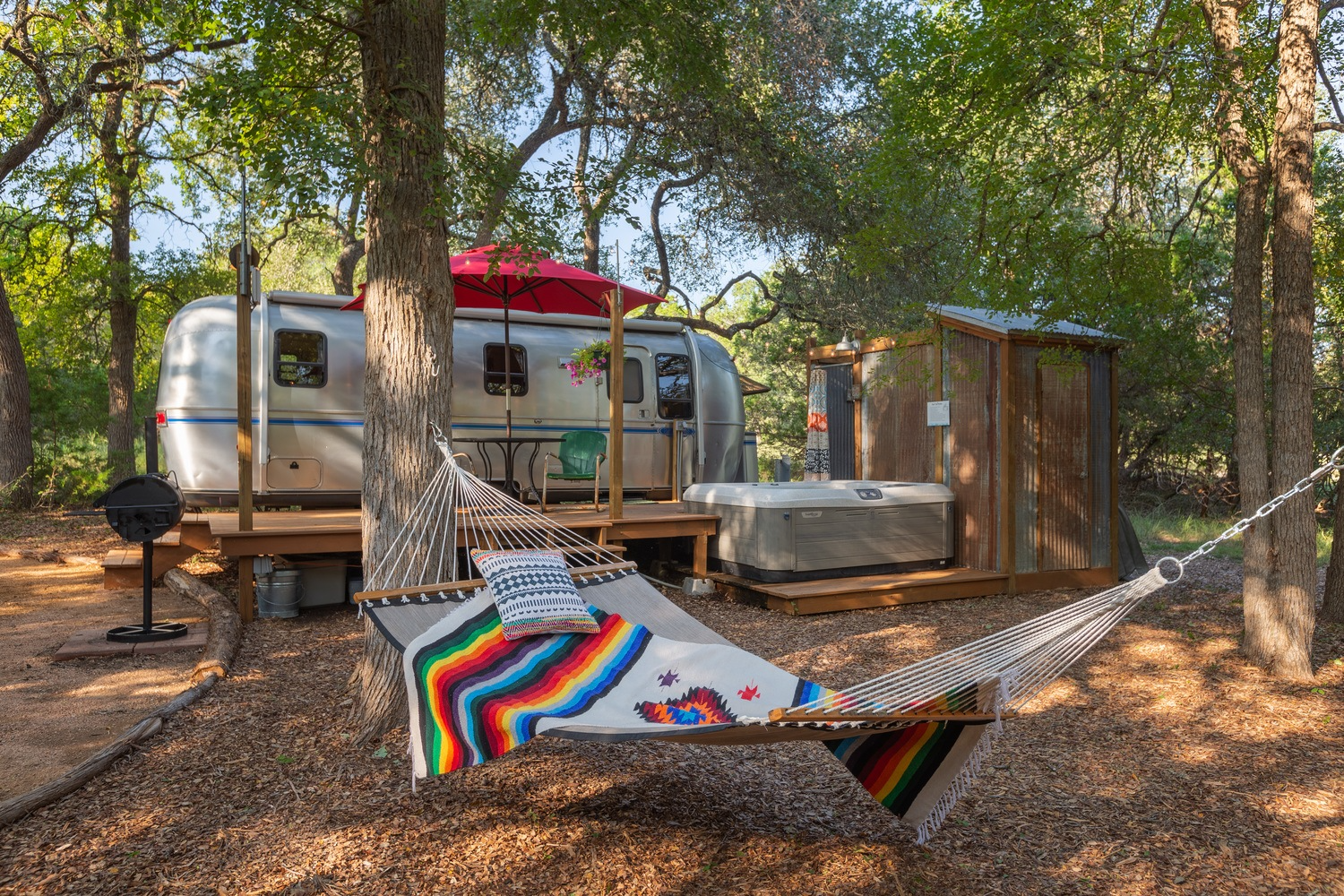 Vintage Airstream with Hot Tub
