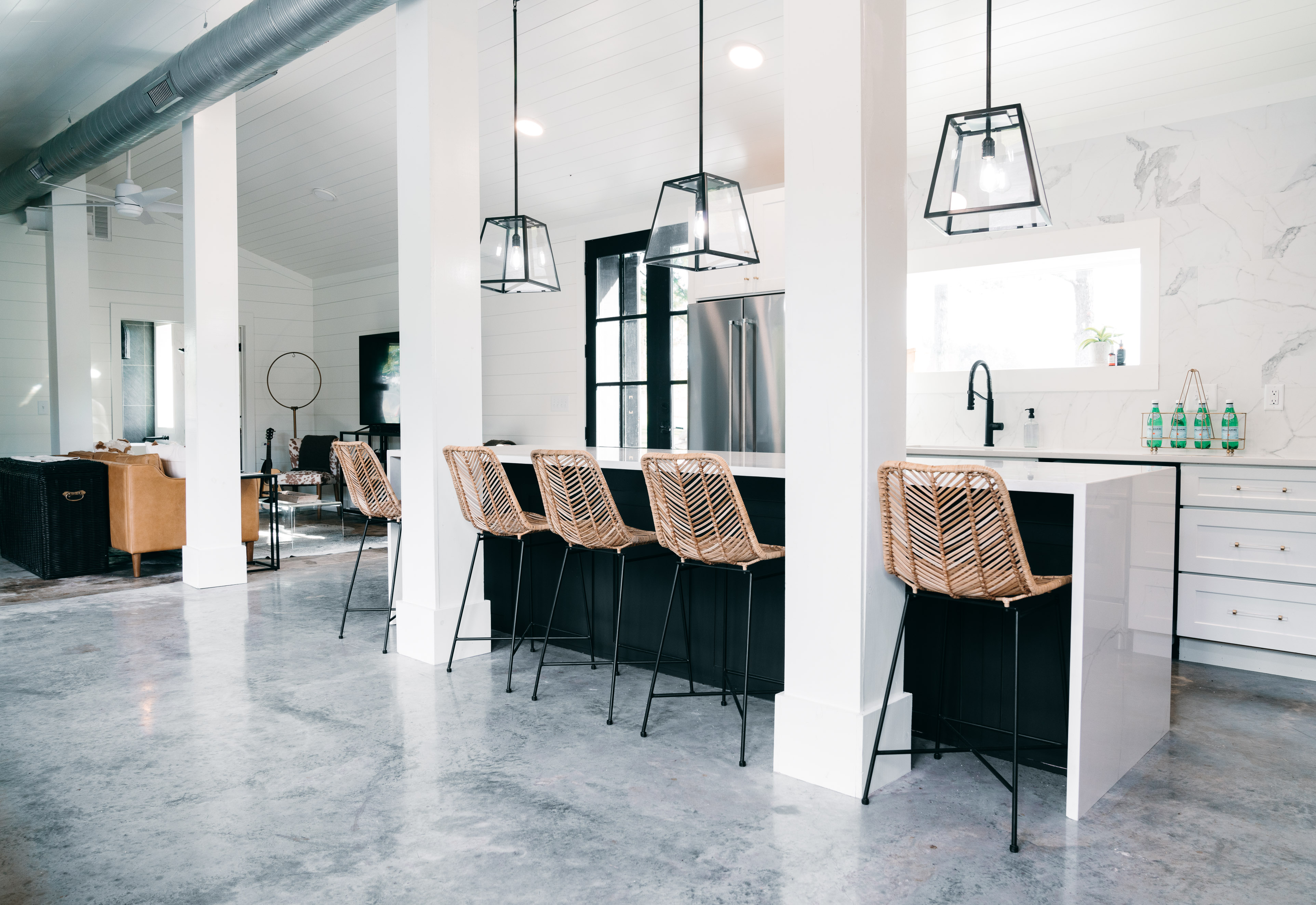 Upscale Barn on Modern Working Farm with 360º Views