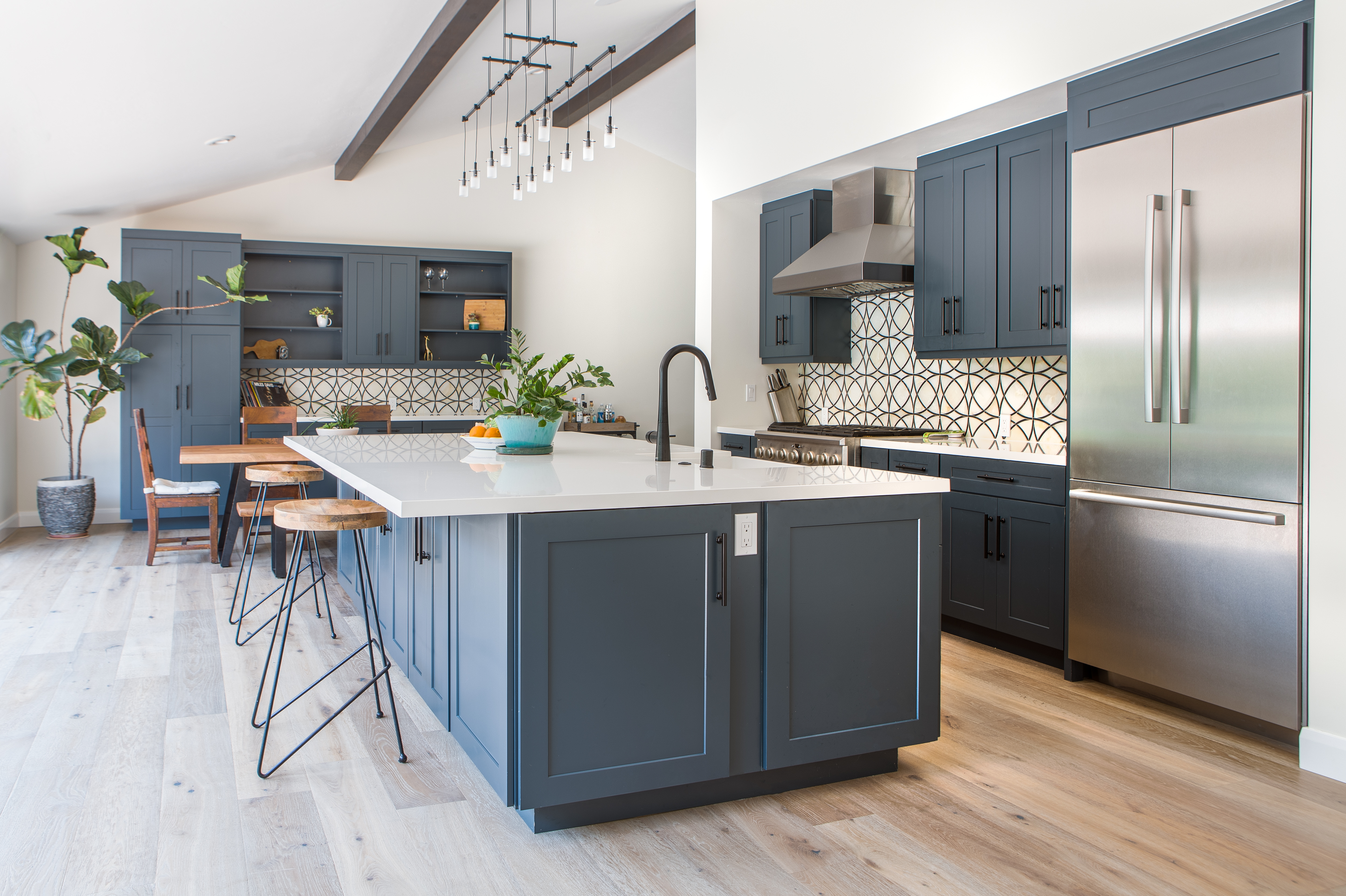 Spacious House with Expansive Indoor Outdoor Area