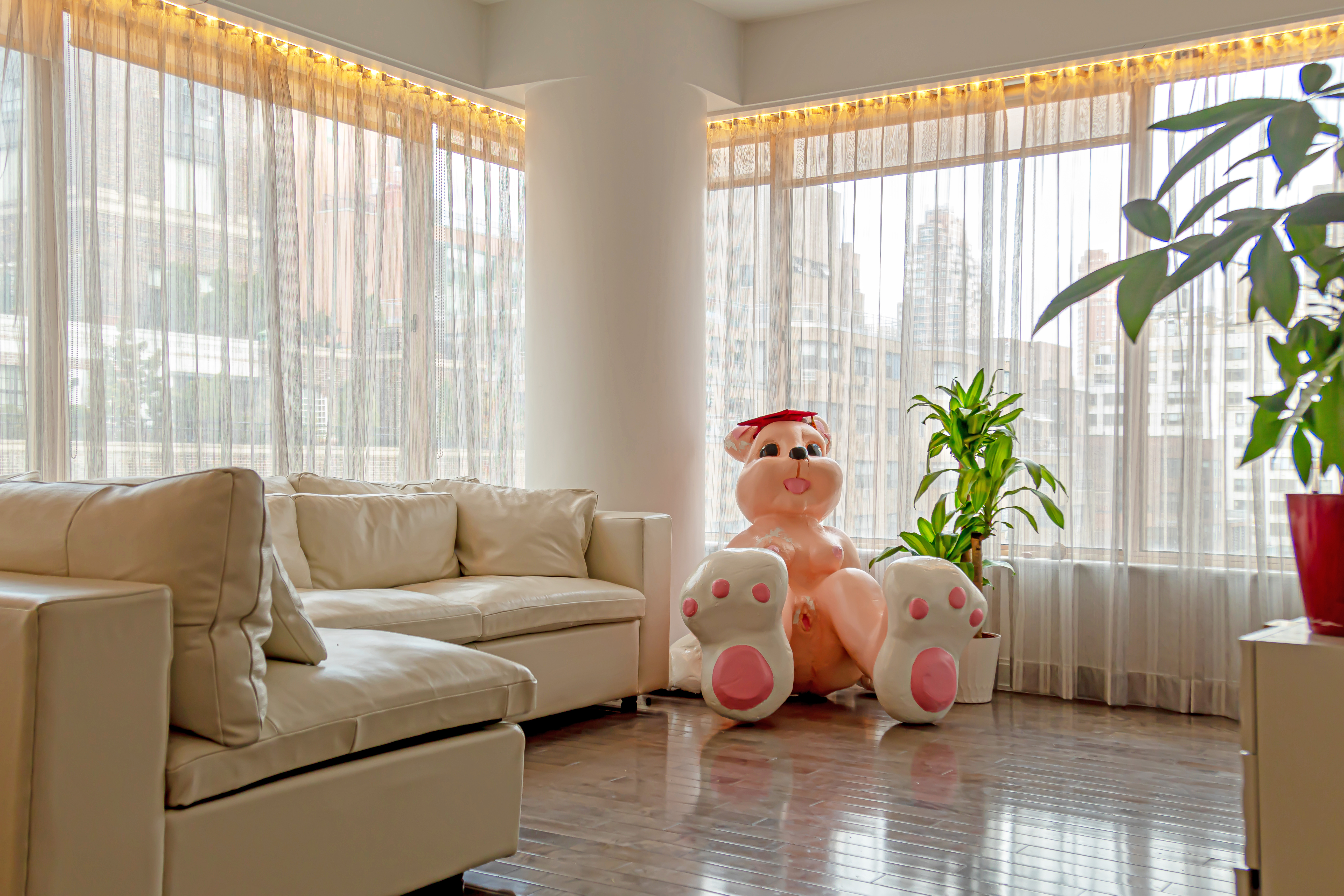 Bright, Glamorous Photo Studio Condo with City View in Upper East Side