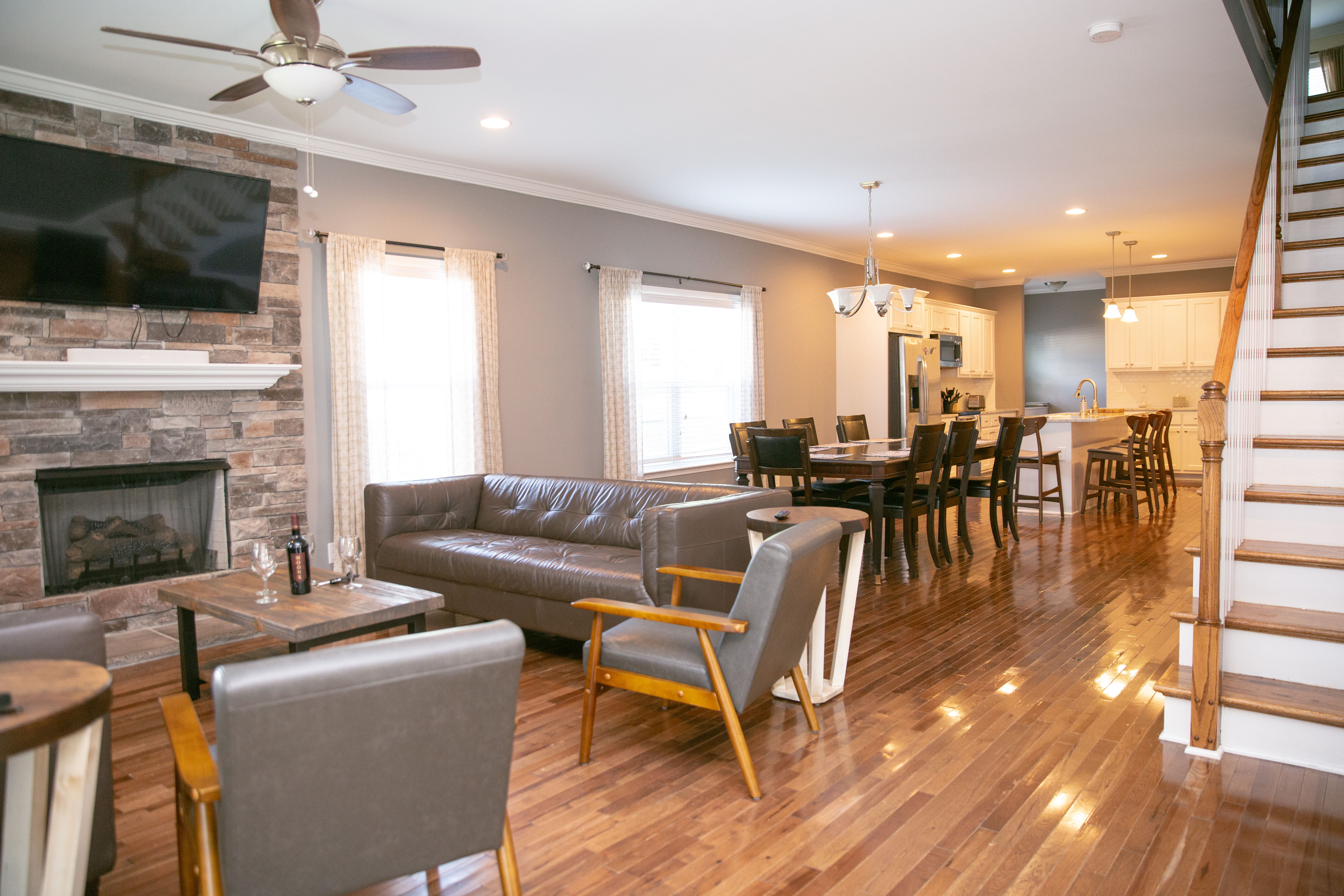 Bright Spacious Home Perfect for Production