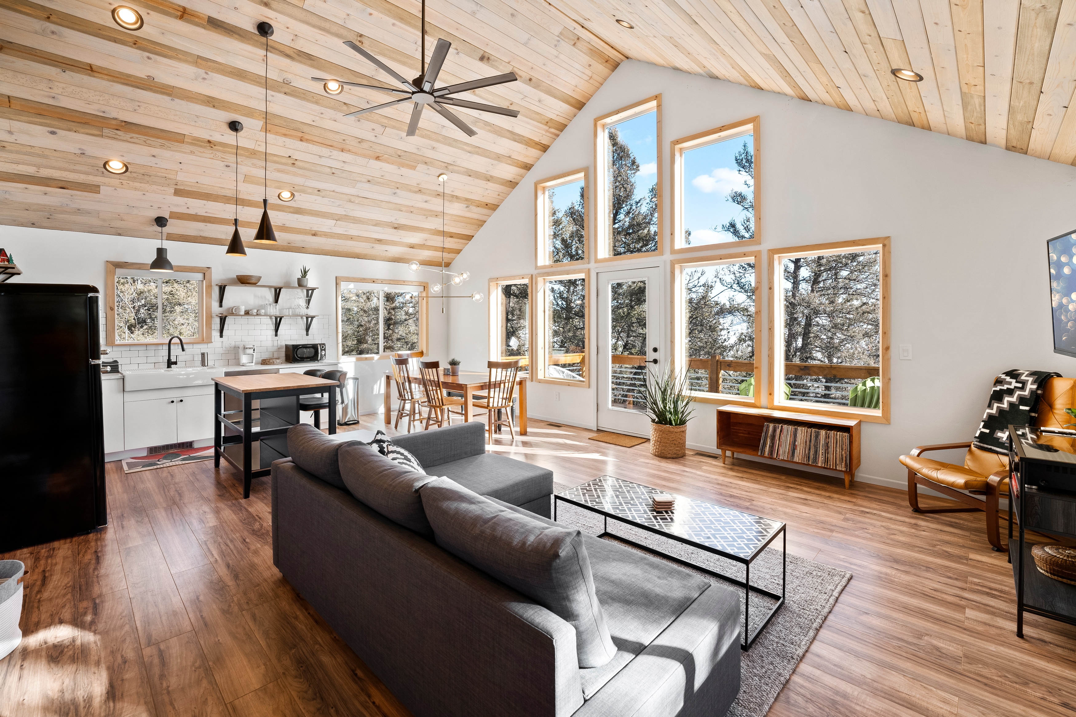 Modern, Cozy Cabin Nestled in the Forest