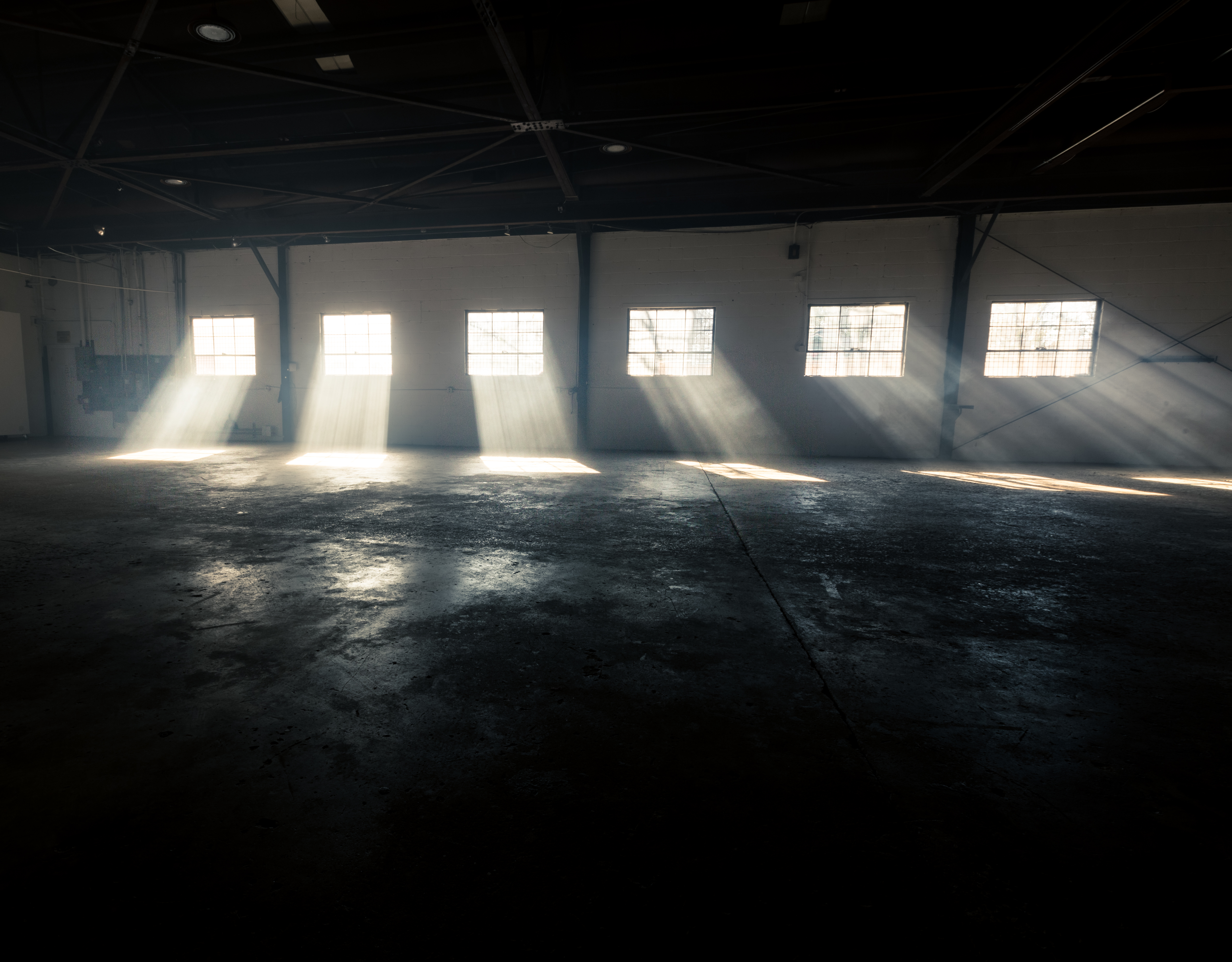 WAREHOUSE w/ RGB Cyc + Exterior Space