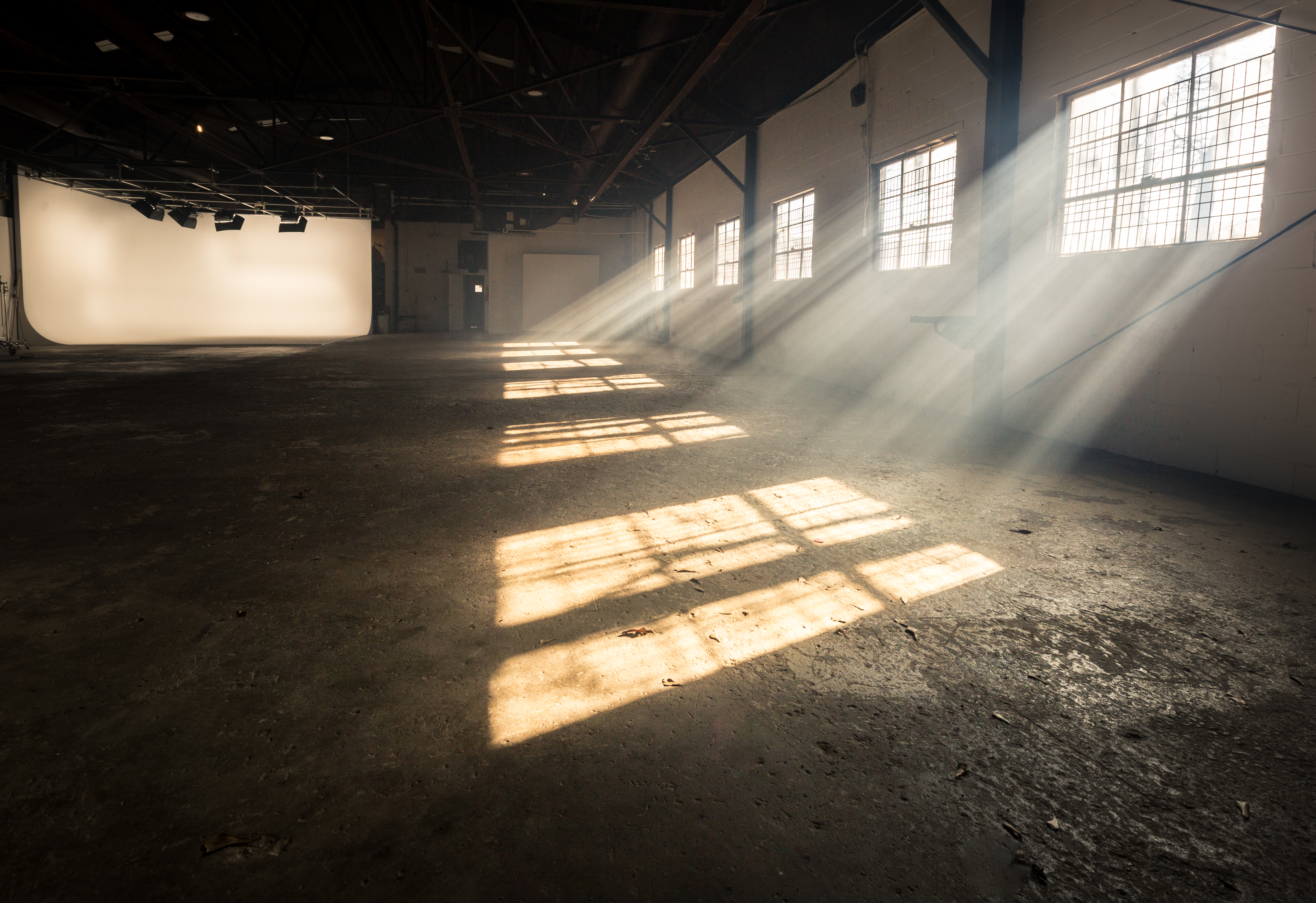 WAREHOUSE w/ RGB Cyc + Exterior Space