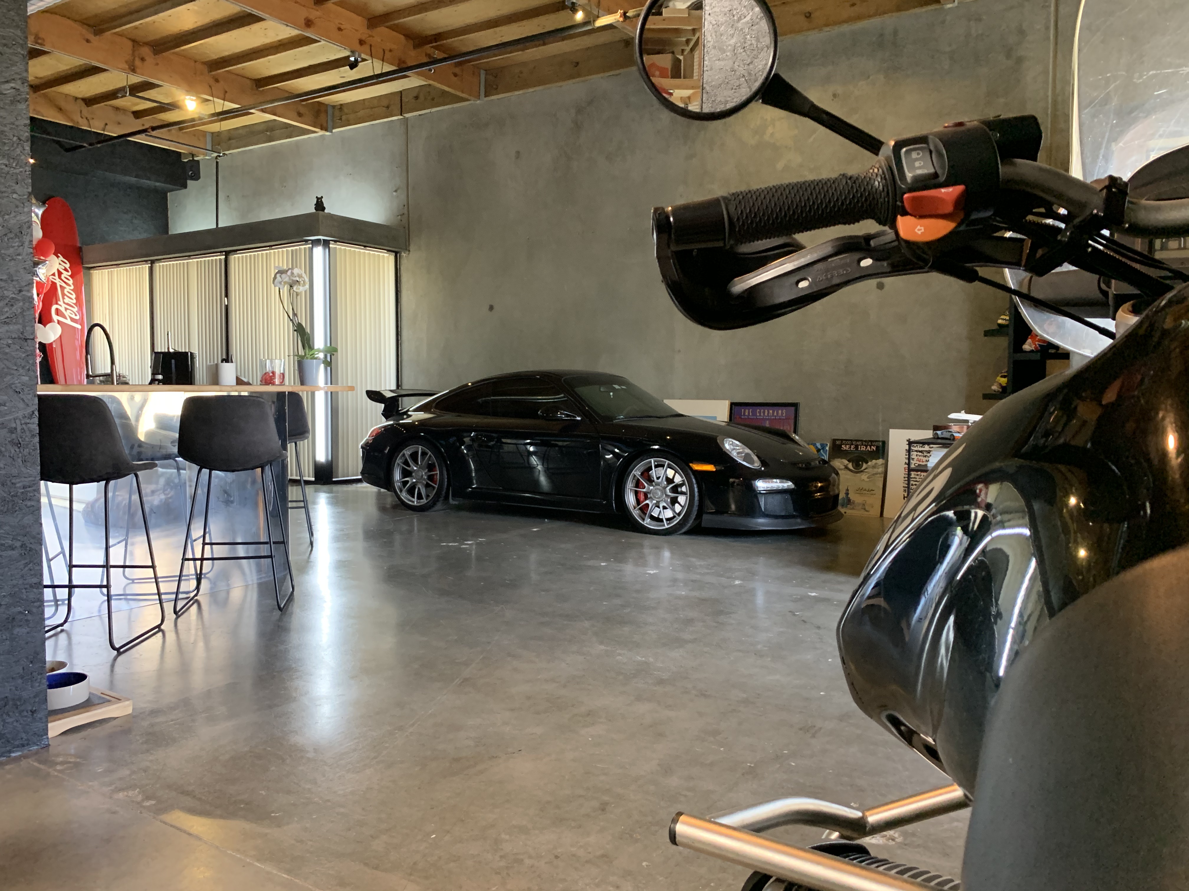 Design forward, creative, converted, industrial Warehouse with a One-Of-A-Kind Bar/club esthetics excellent for filming, photoshoots & event location! 