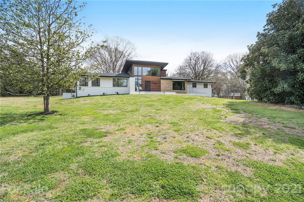 Midcentury Modern Pad 