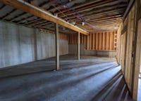 Large Unfinished Basement at Fairendell - 20 minutes from downtown