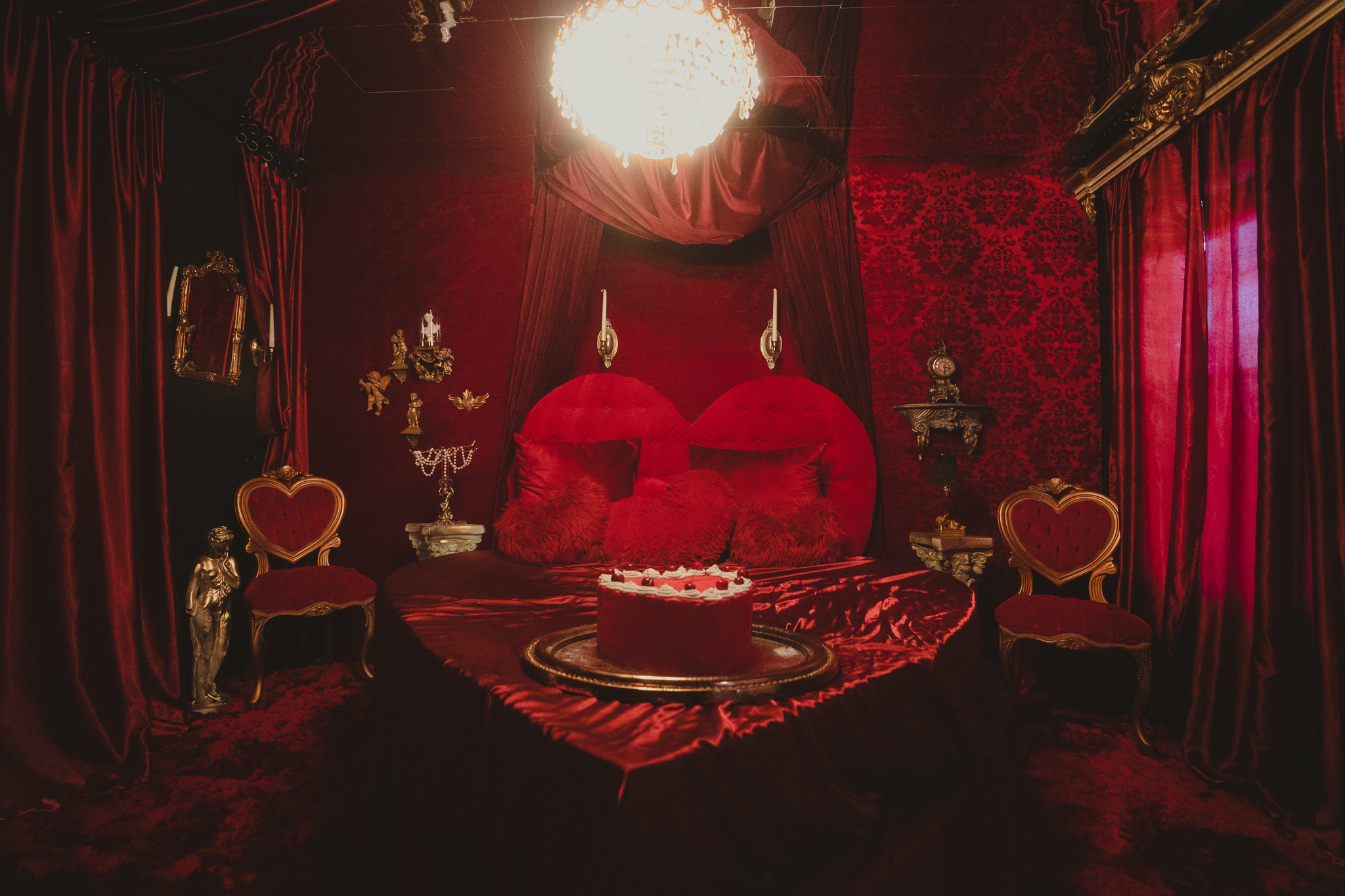 Dallas Dollhaus - A Vintage Glam Fantasyland