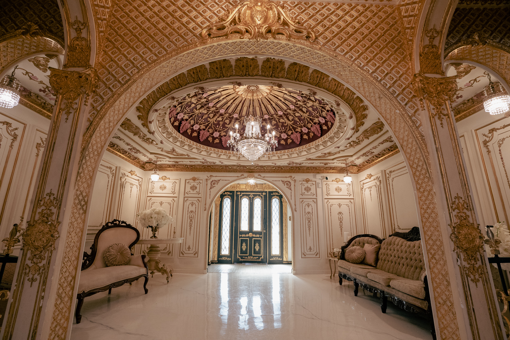 Dallas Dreamhaus - A European Rococo Palace