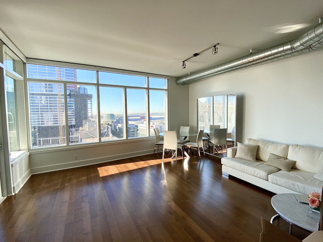 Luxury Modern Downtown Loft with Huge Windows