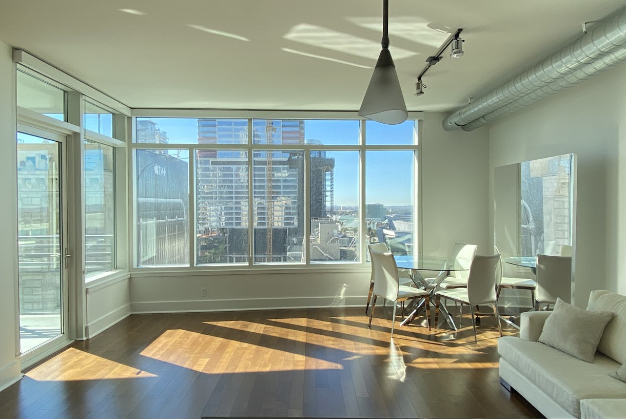 Luxury Modern Downtown Loft with Huge Windows