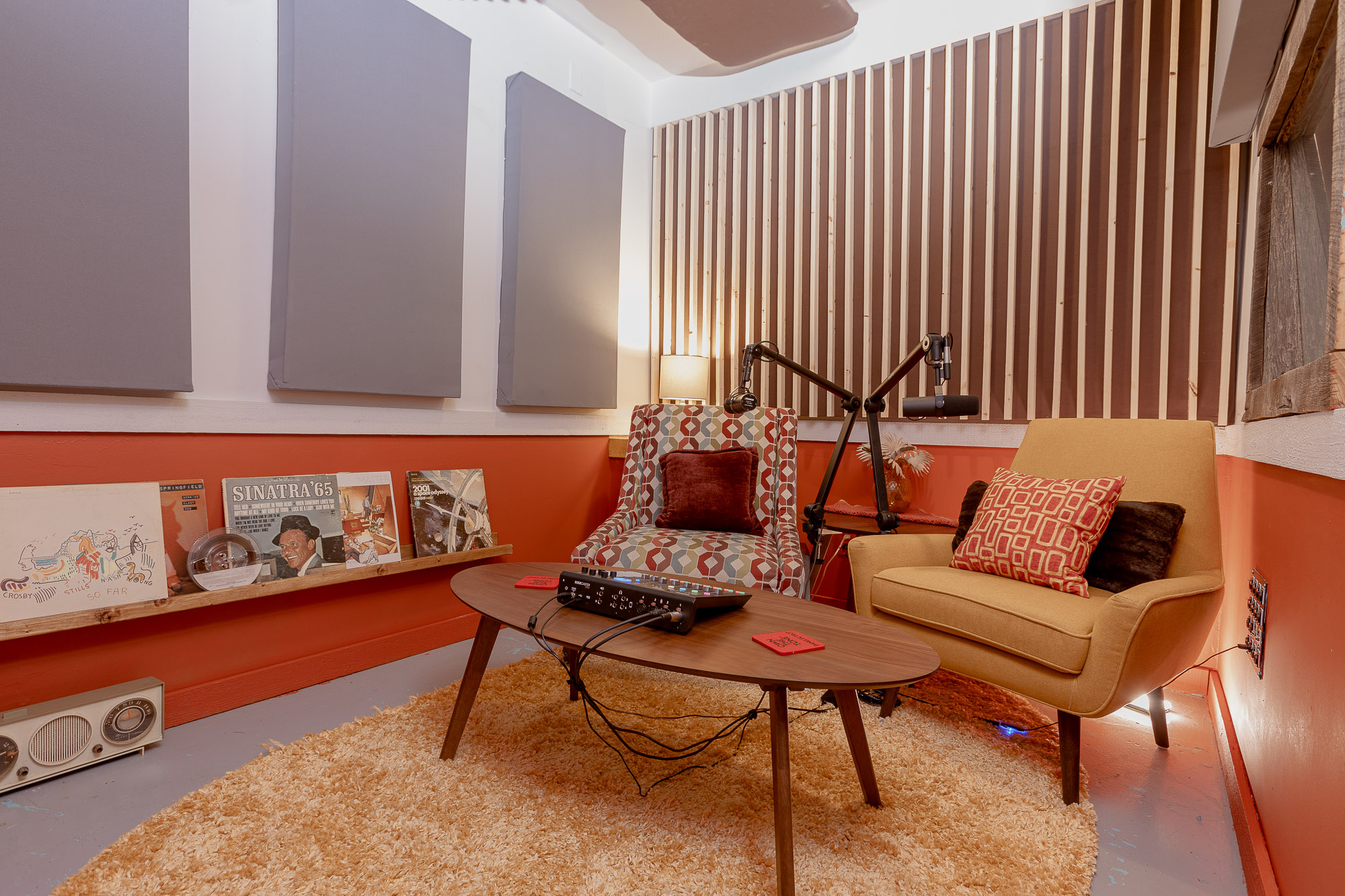 Music Row Podcast Studio and Vocal Room - The Hideout