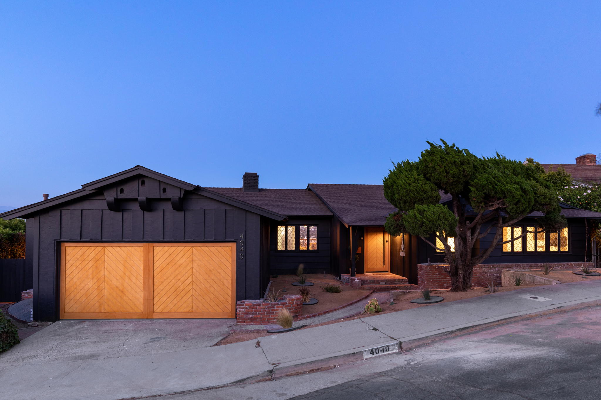 PANORAMIC REMODELED VIEW HOME