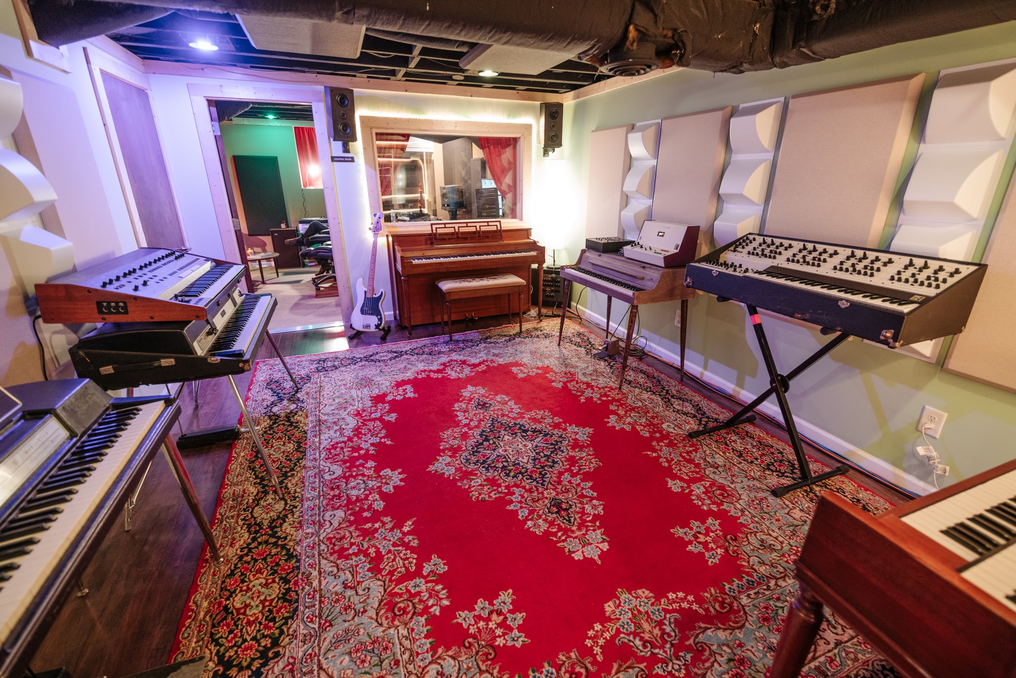 Maple & Mint Studio: Writing, Recording, Video Space