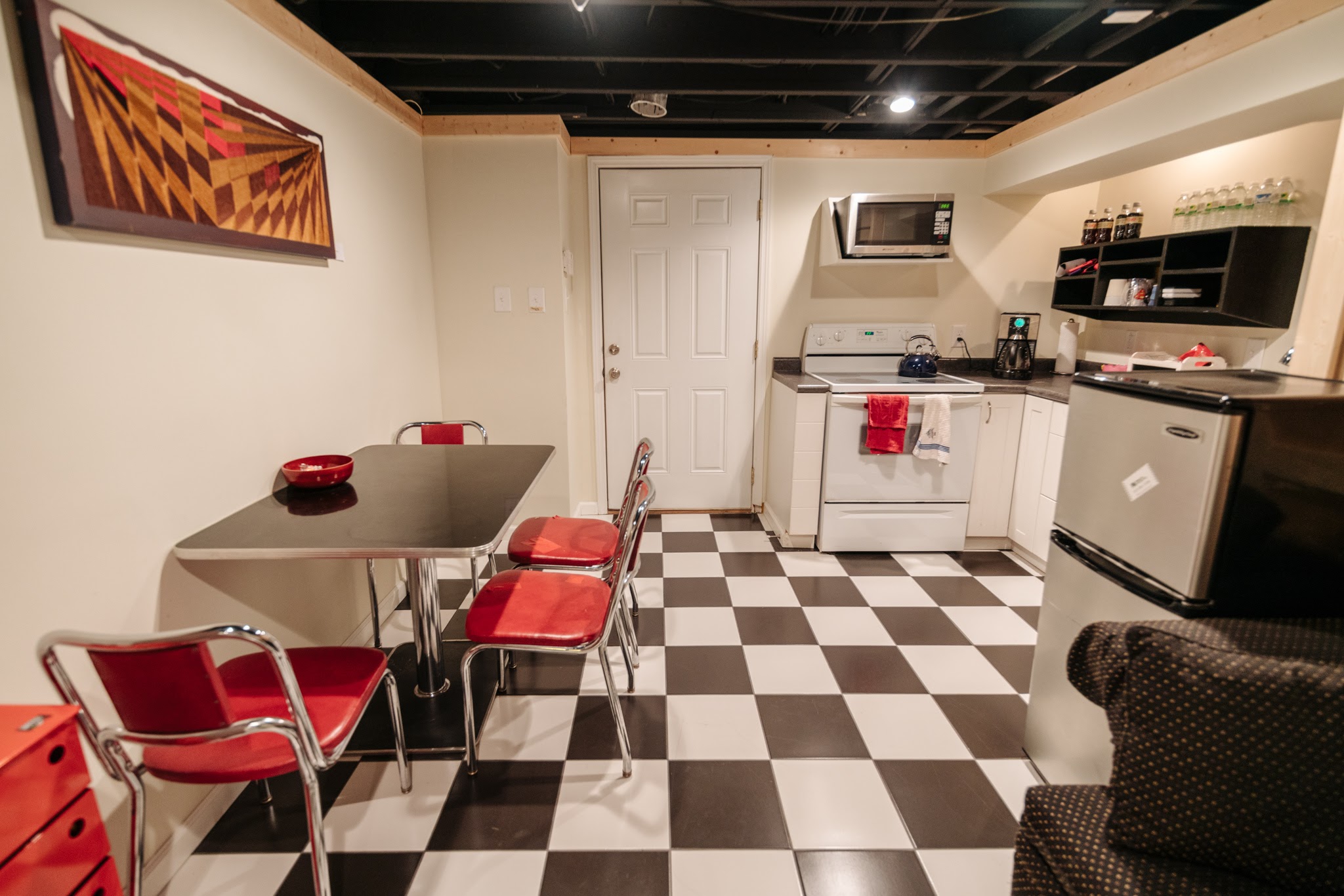 Maple & Mint Studio: Writing, Recording, Video Space