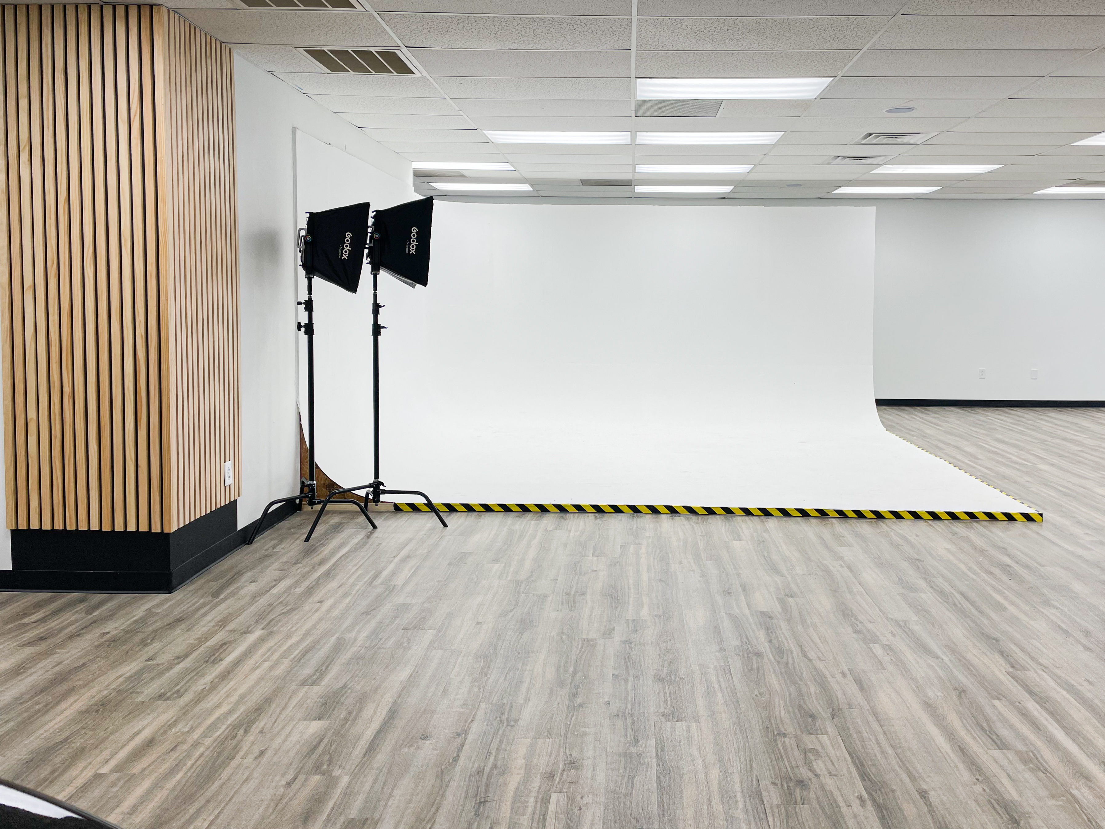 Spacious Studio in Southend Charlotte | Woodlawn Light-rail Access