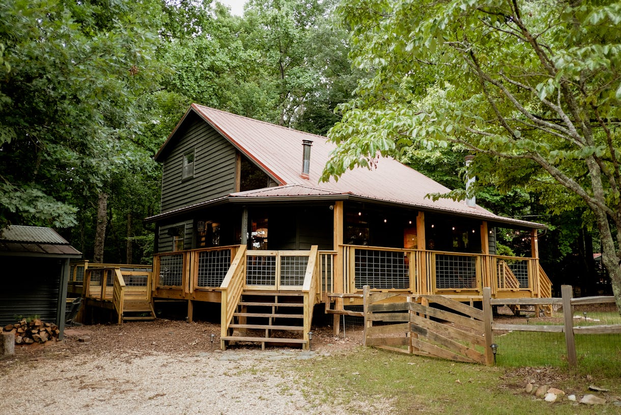 Modern Wooded Hills Cabin. Serene nature deck!