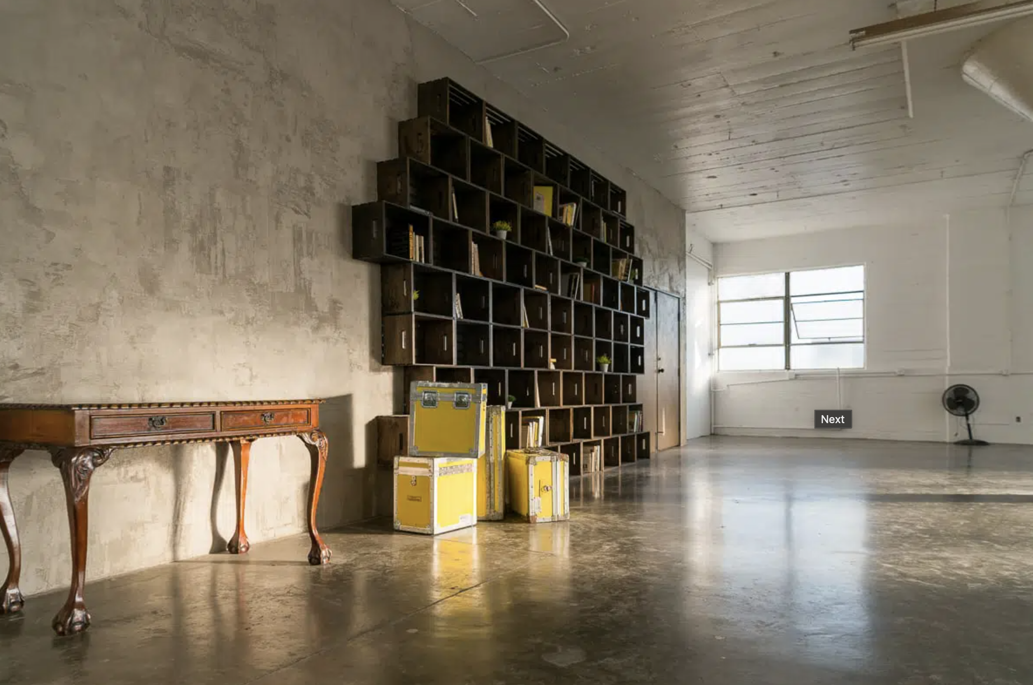Studio D - Daylight Loft With Dark Wood Shelf