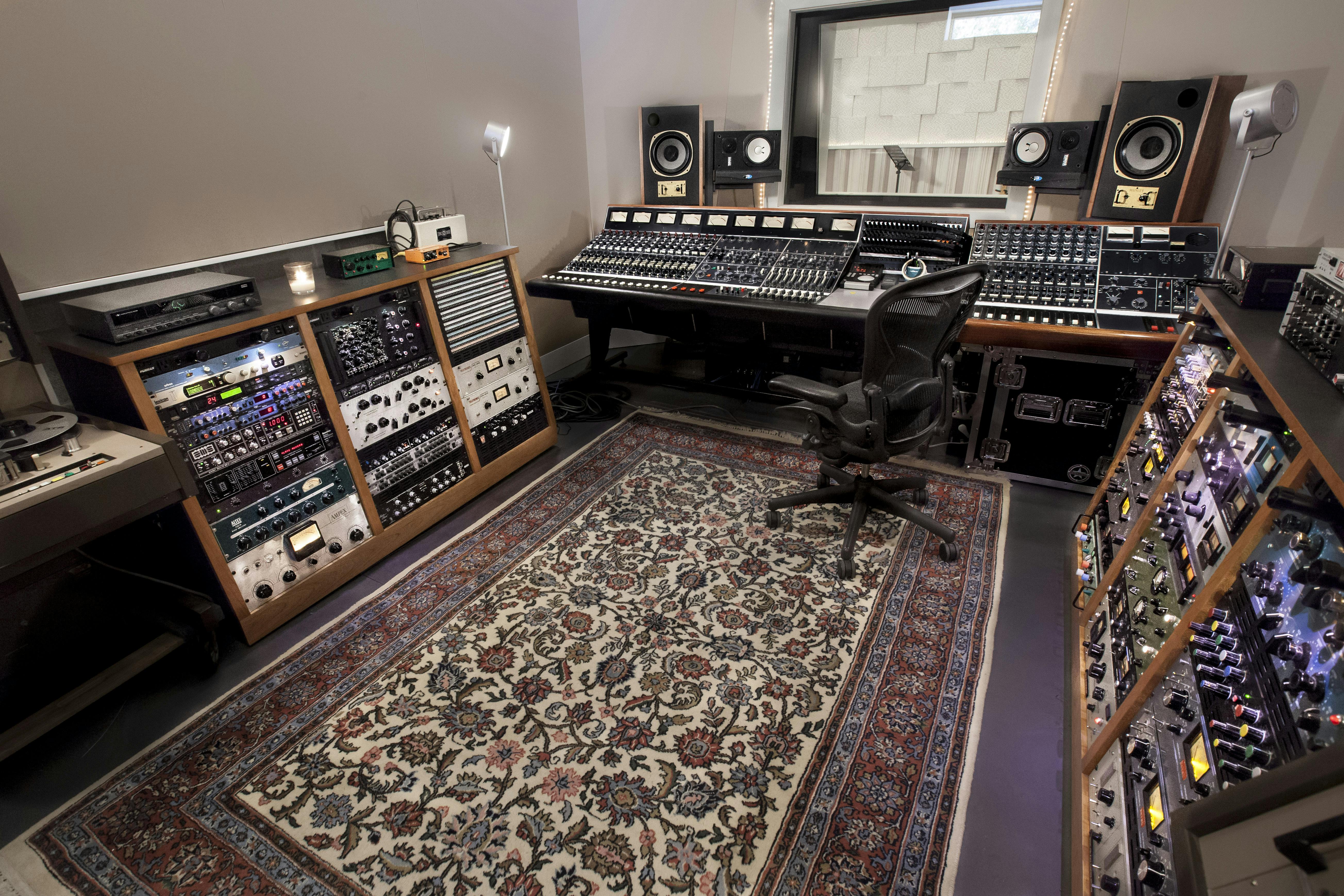Trace Horse Studio  Amazingly Equipped Super Cool  