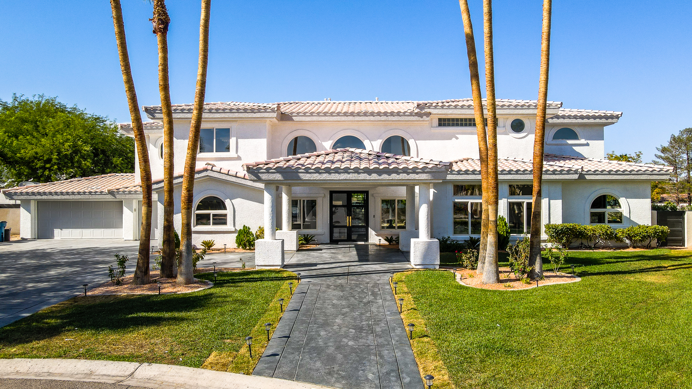 Custom Estate near the Las Vegas Strip