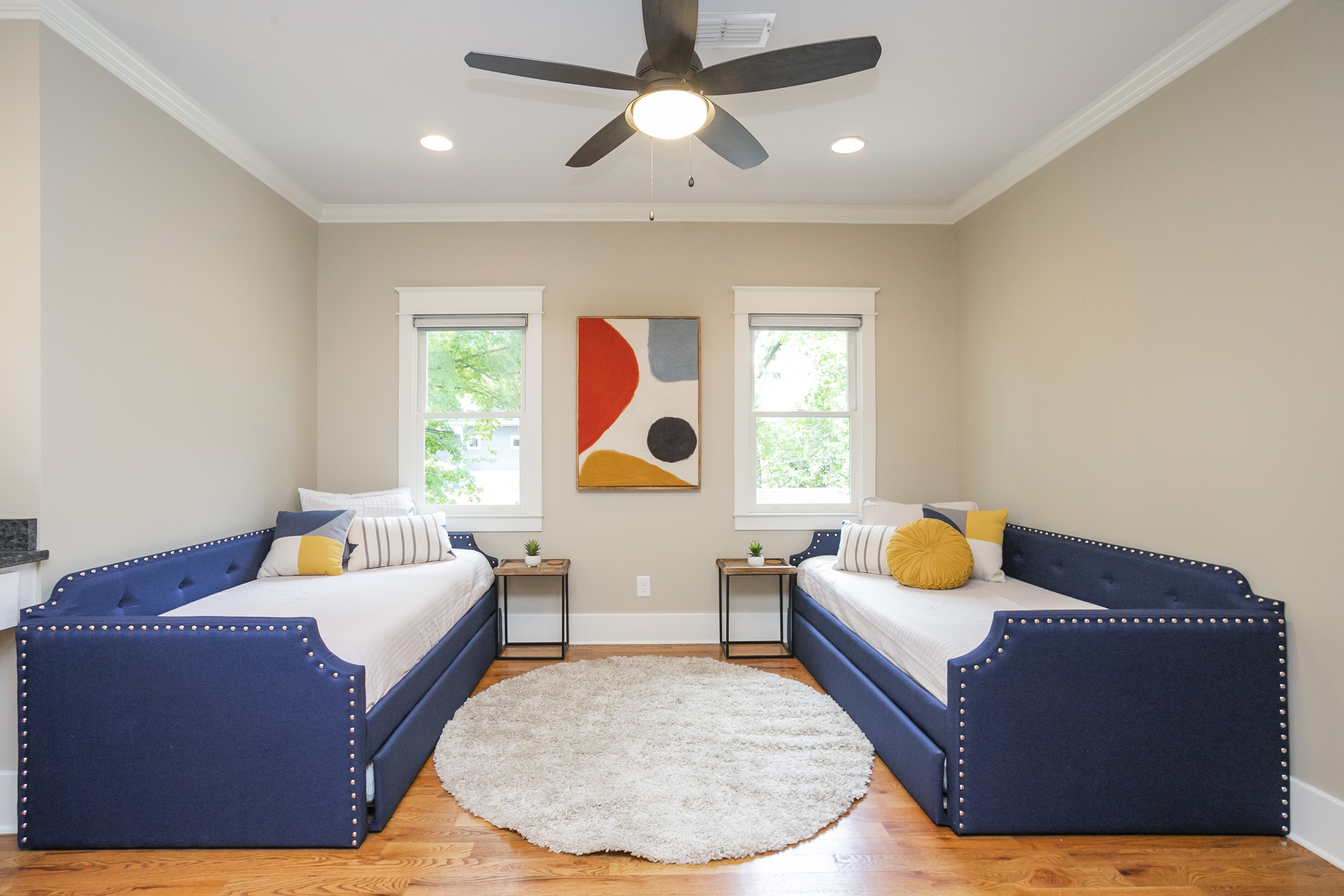 Hip East Nashville Pad w/Arcade Table and Great Party Deck