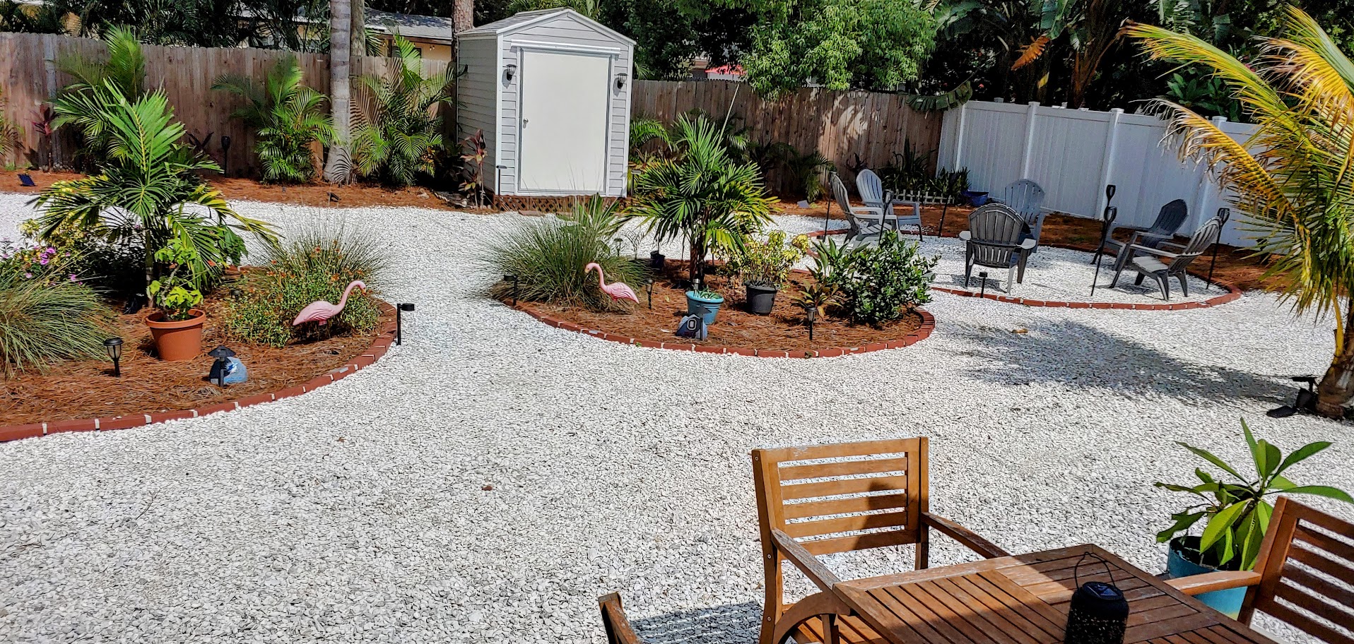 Spacious Backyard Tropical Oasis Close To The Beach 